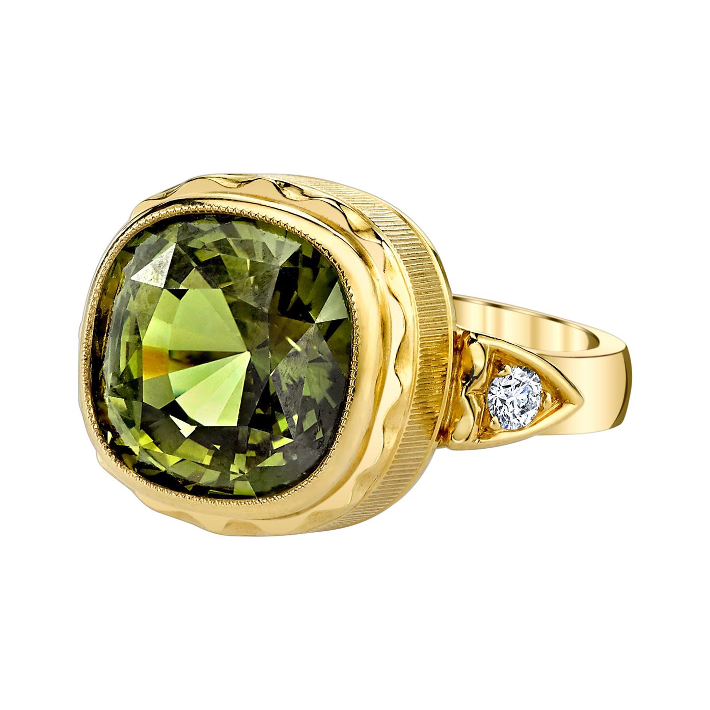 8.16 Carat Chrysoberyl and Diamond Ring, Hand-Engraved 18k Yellow Gold  For Sale