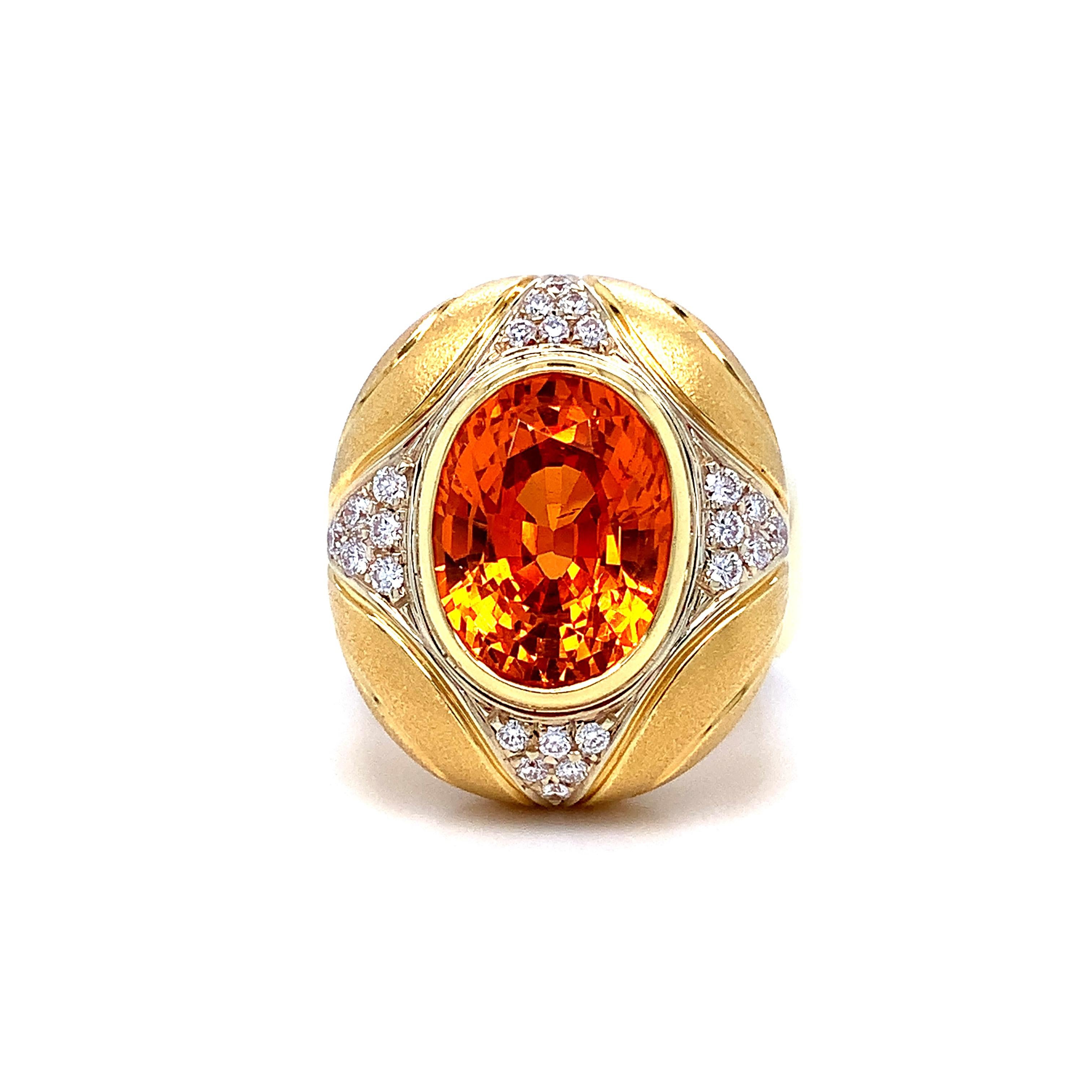 Women's or Men's Spessartite Garnet and Diamond Pave Dome Ring in 18k Gold, 8.16 Carat Mandarin