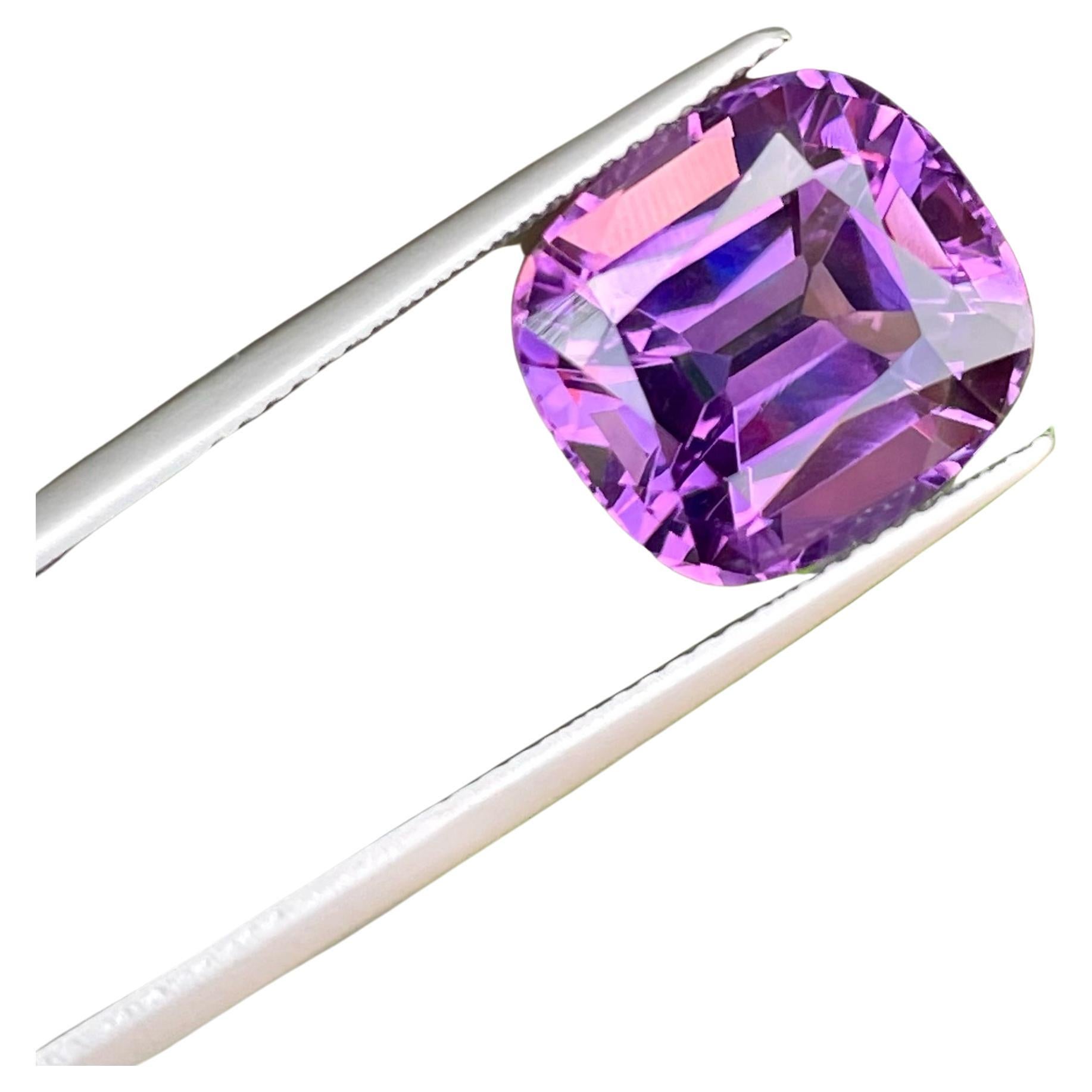 8.16 Carats Cushion-Cut Soft Purple Amethyst Gemstone For Sale