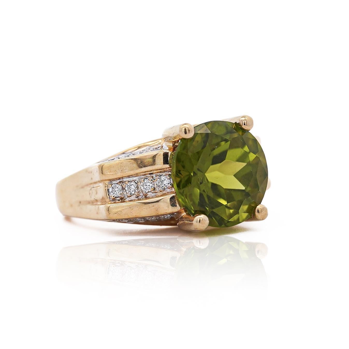 8,17 Karat Rundschliff Peridot & Diamant 18K Gold Statement Ring Damen im Angebot