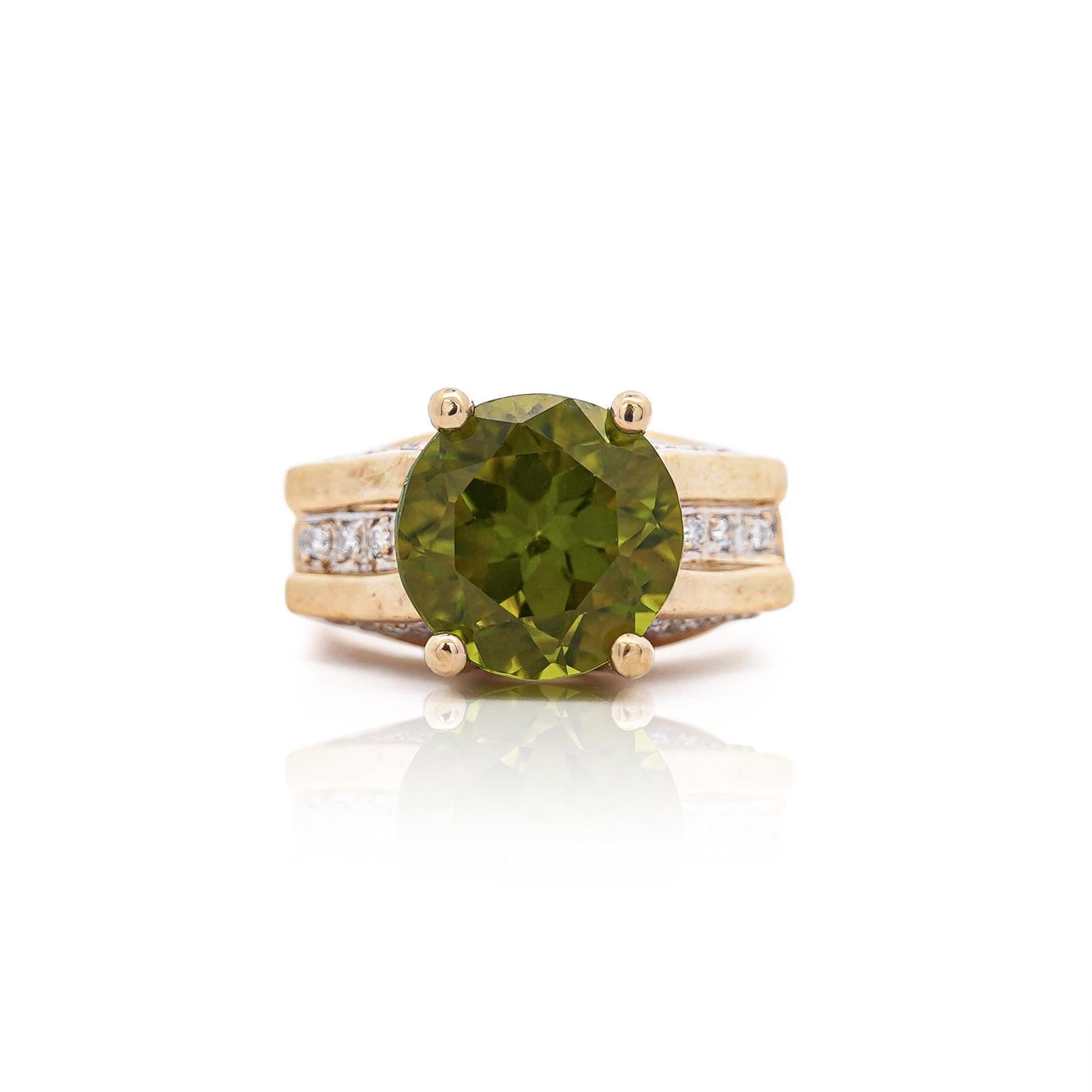 8,17 Karat Rundschliff Peridot & Diamant 18K Gold Statement Ring im Angebot 2