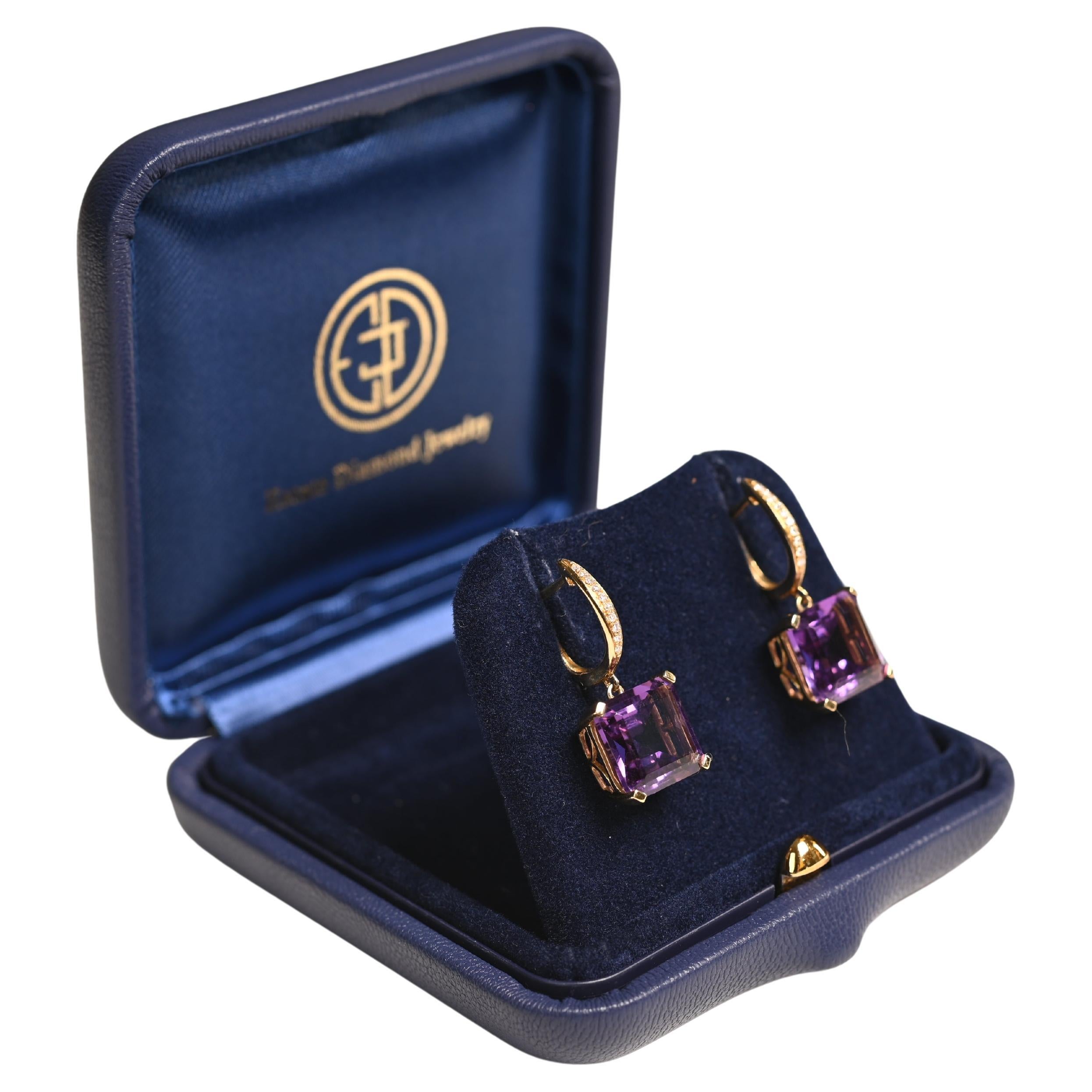 Boucles d'oreilles en or jaune 18 carats avec améthystes taillées en émeraude (environ 8,10 carats)