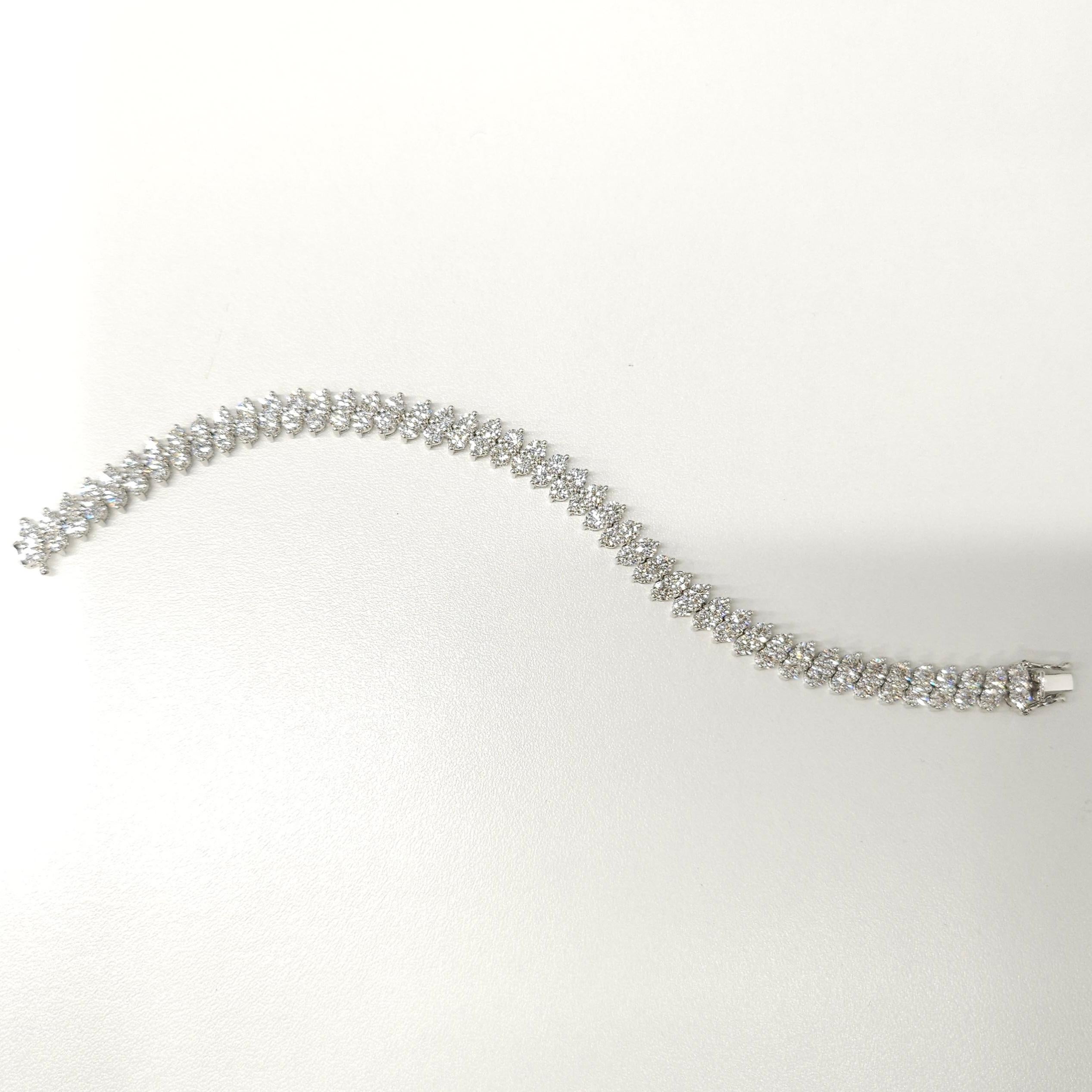 8.18 Carat Total Round Diamond Double Tennis Bracelet in 18K White Gold In New Condition For Sale In KOWLOON, HK