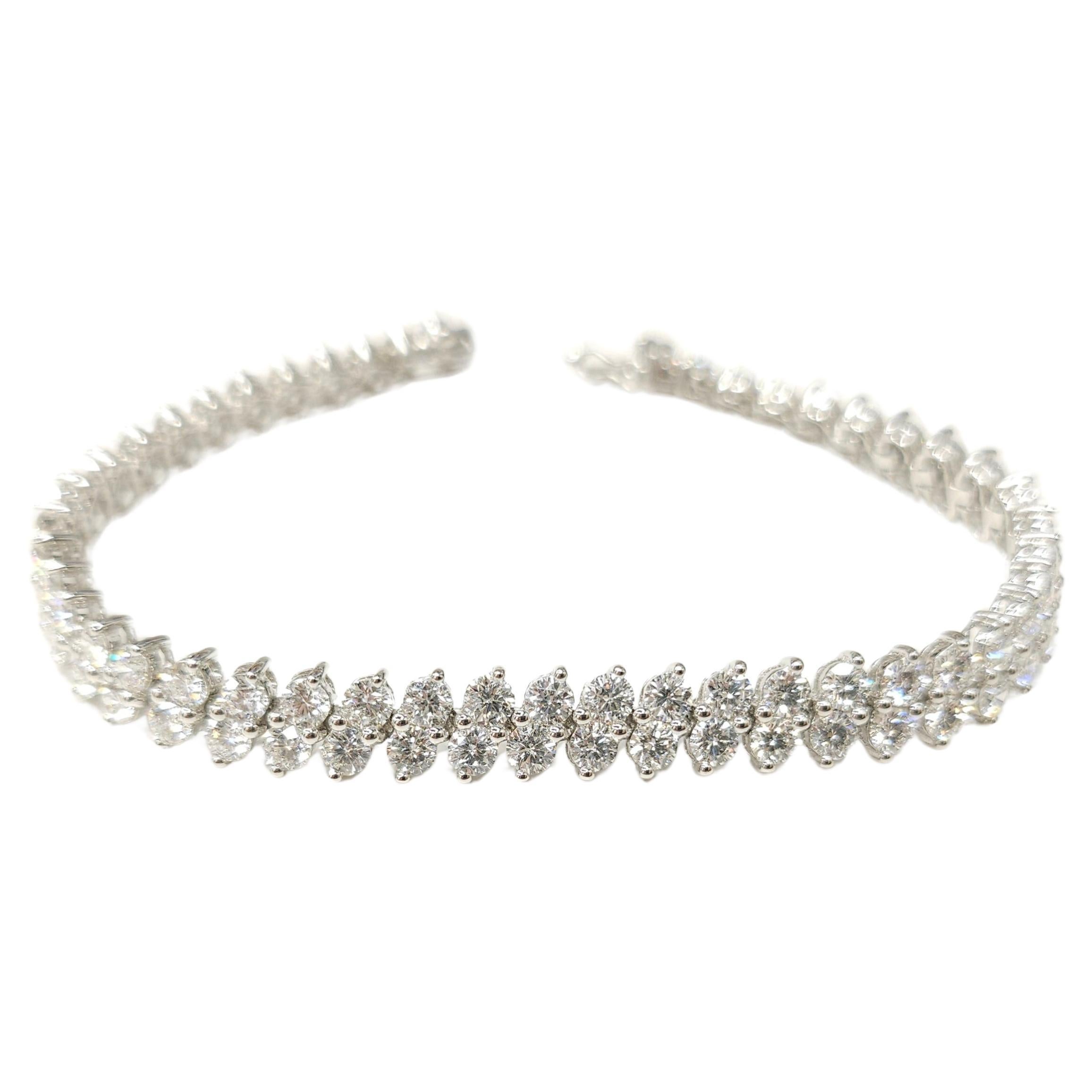 Bracelet tennis double en or blanc 18 carats avec diamants ronds de 8,18 carats au total