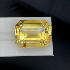 81,85 Carati Nature Sciolto Giallo Dorato Citrino Taglio Smeraldo Gemma Brasiliana