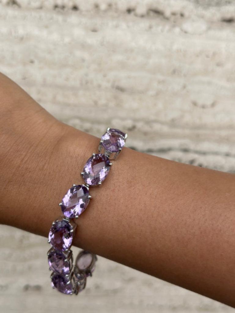Oval Cut 81.9 Carats Amethyst Gemstone Tennis Bracelet for Mom Gift Crafted in 925 Silver For Sale