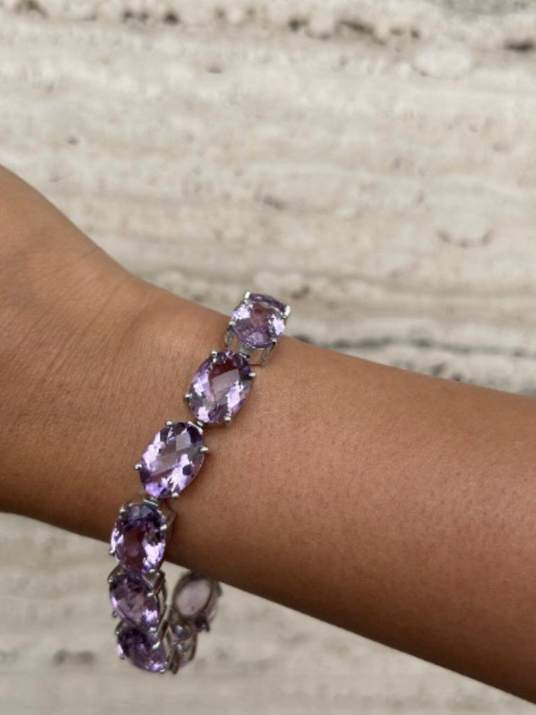 81.9 Carats Amethyst Gemstone Tennis Bracelet Crafted in Sterling Silver In New Condition For Sale In Houston, TX