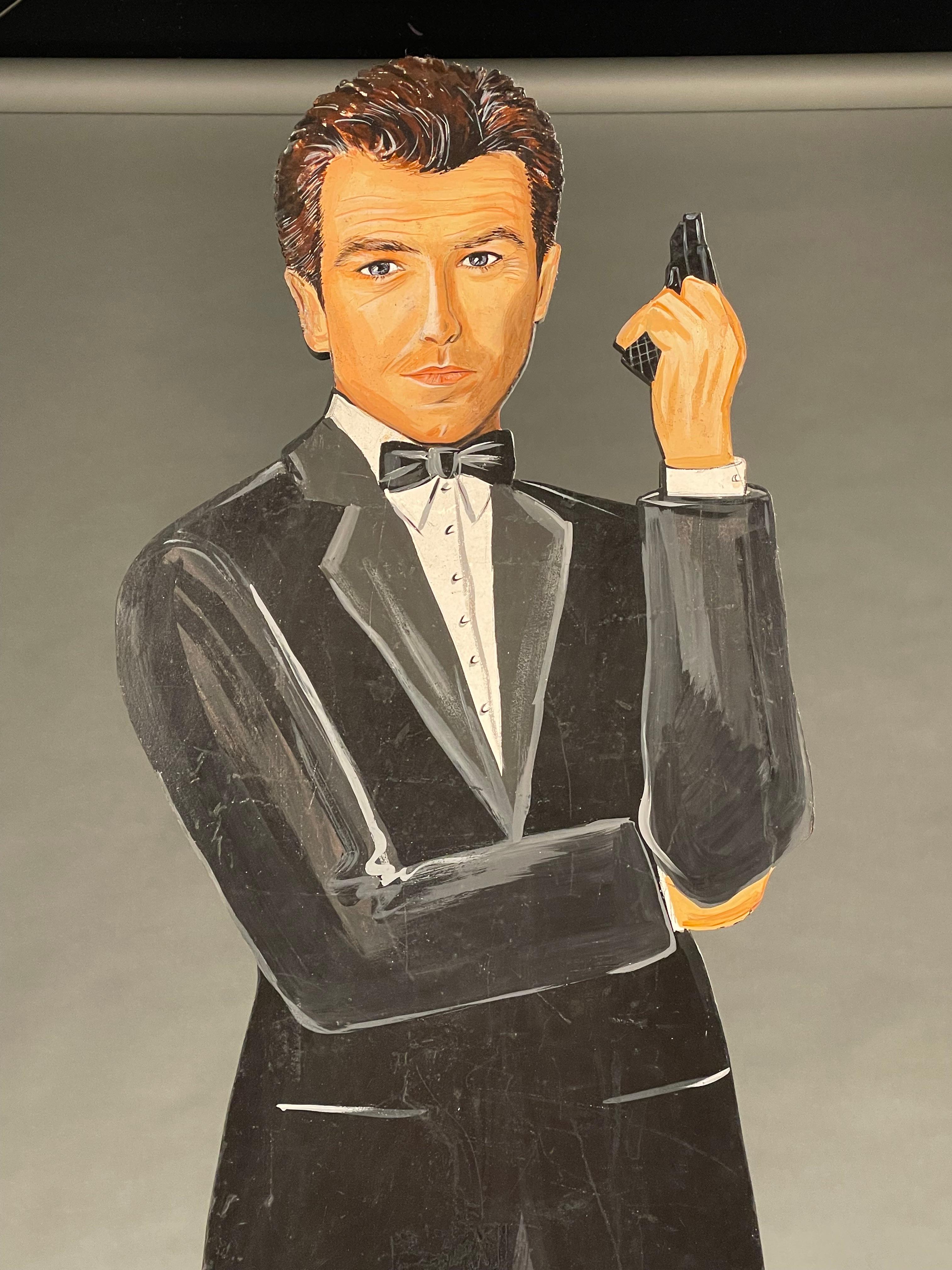 Peint à la main Figure du film James Bond 007 Pierce Brosnan Goldeneye peinte en vente