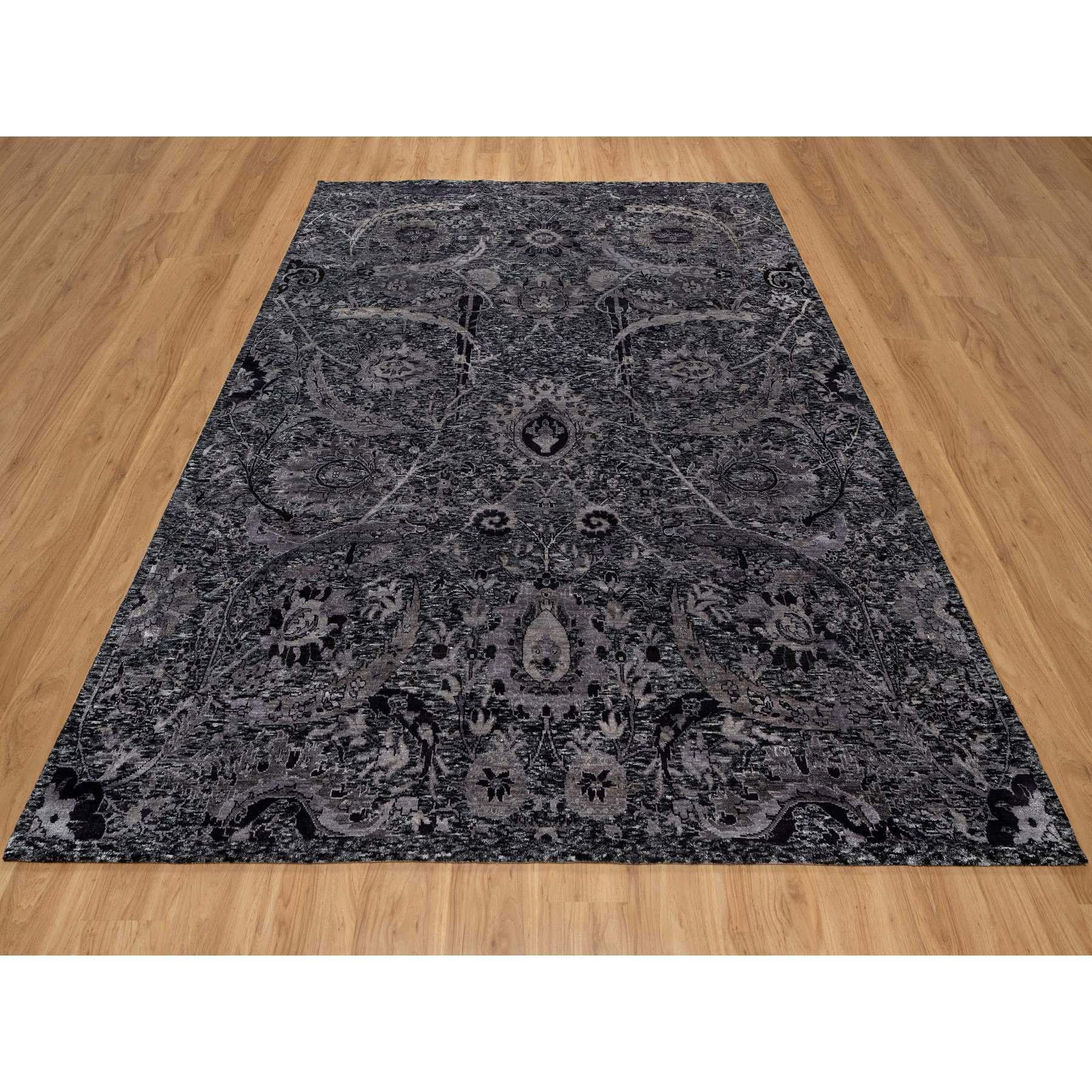 Phantom Black, Lush and Plush, Hand Knotted, Sickle Leaf Design, Soft Pile, Wool and Silk, Oriental Rug
Matériaux primaires : Laine et soie
Latex : Pas de poils 
hauteur : 0,25 pouces
Style : Transitionnel
Couleur primaire : noir
Couleurs