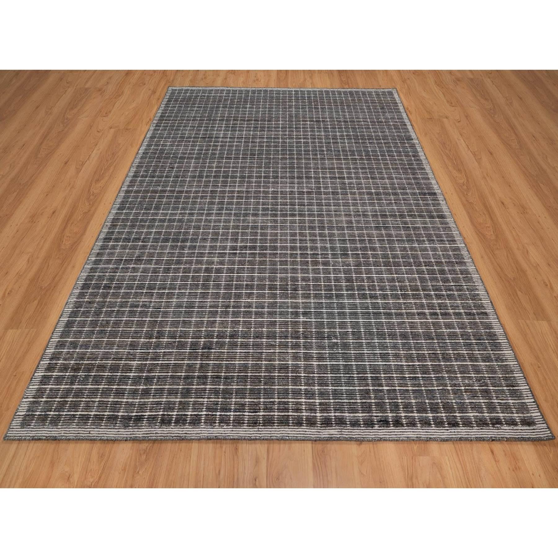 Carbon Gray, Modern Plain Decor Box Design, Soft to Touch, Pure Wool, Loomed Knotted, Oriental Rug