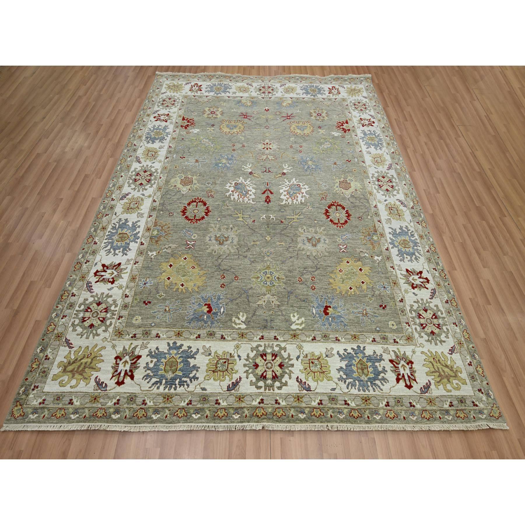 Steingrau, Agra mit Ziegler Design, Blattmotive, handgeknüpft, 100% Wolle, vegetarische Färbung, Orientteppich
Primäre MATERIALIEN: Wolle
Latex: Kein Flor 
Höhe: 0,25 Zoll
Stil: Traditionell
Grundfarbe: Grau
Sekundäre Farben: Grün, Braun, Blau, Rot,