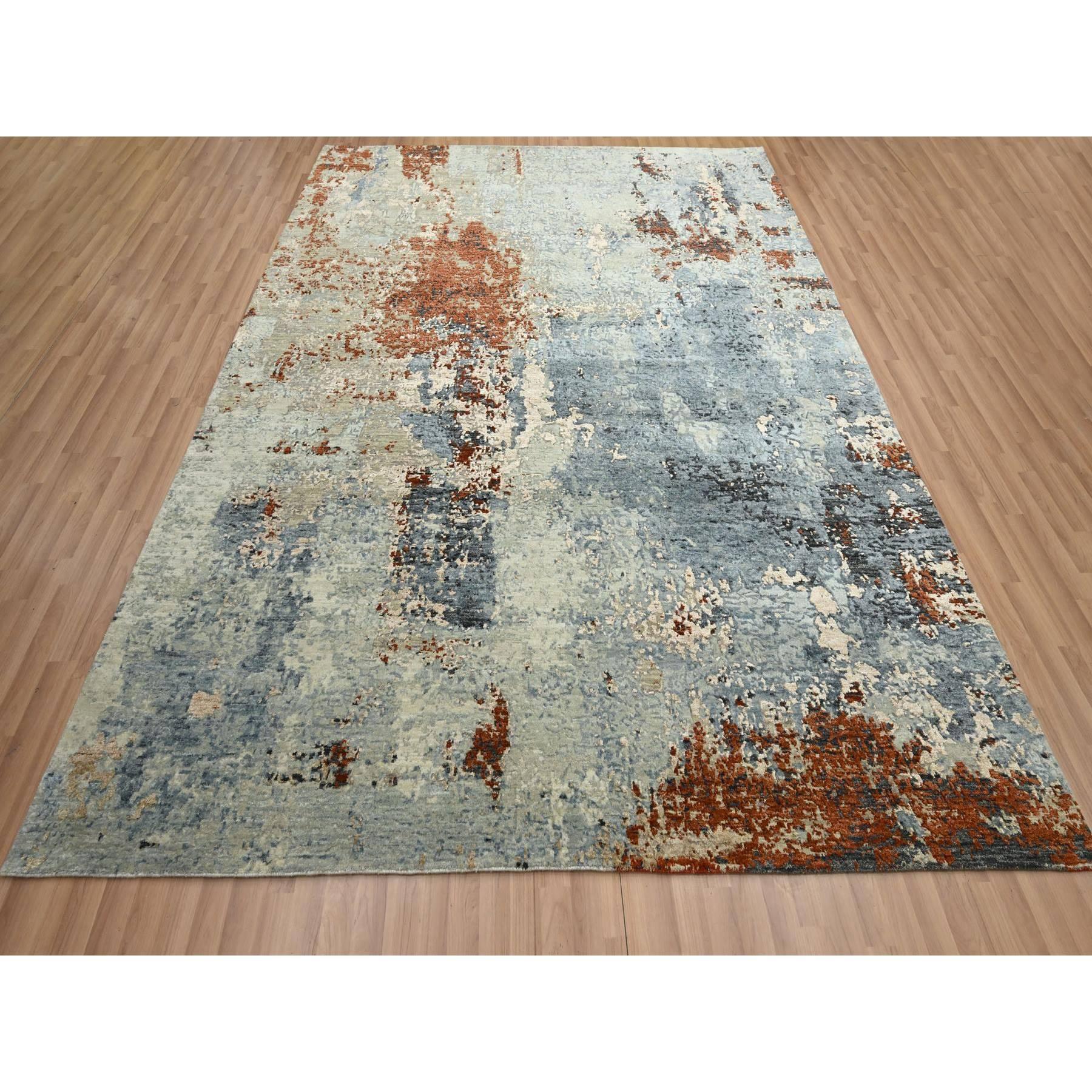 Zinngrau mit Beige, Persisch geknüpft, Abstrakt mit Galaxie Design, 100% Wolle, Handgeknüpft, Dicht gewebt, Orientteppich
Primäre MATERIALIEN: Wolle
Latex: Kein Flor 
Höhe: 0,25 Zoll
Stil: AM Contemporary
Grundfarbe: Grau
Sekundäre Farben: Rost,