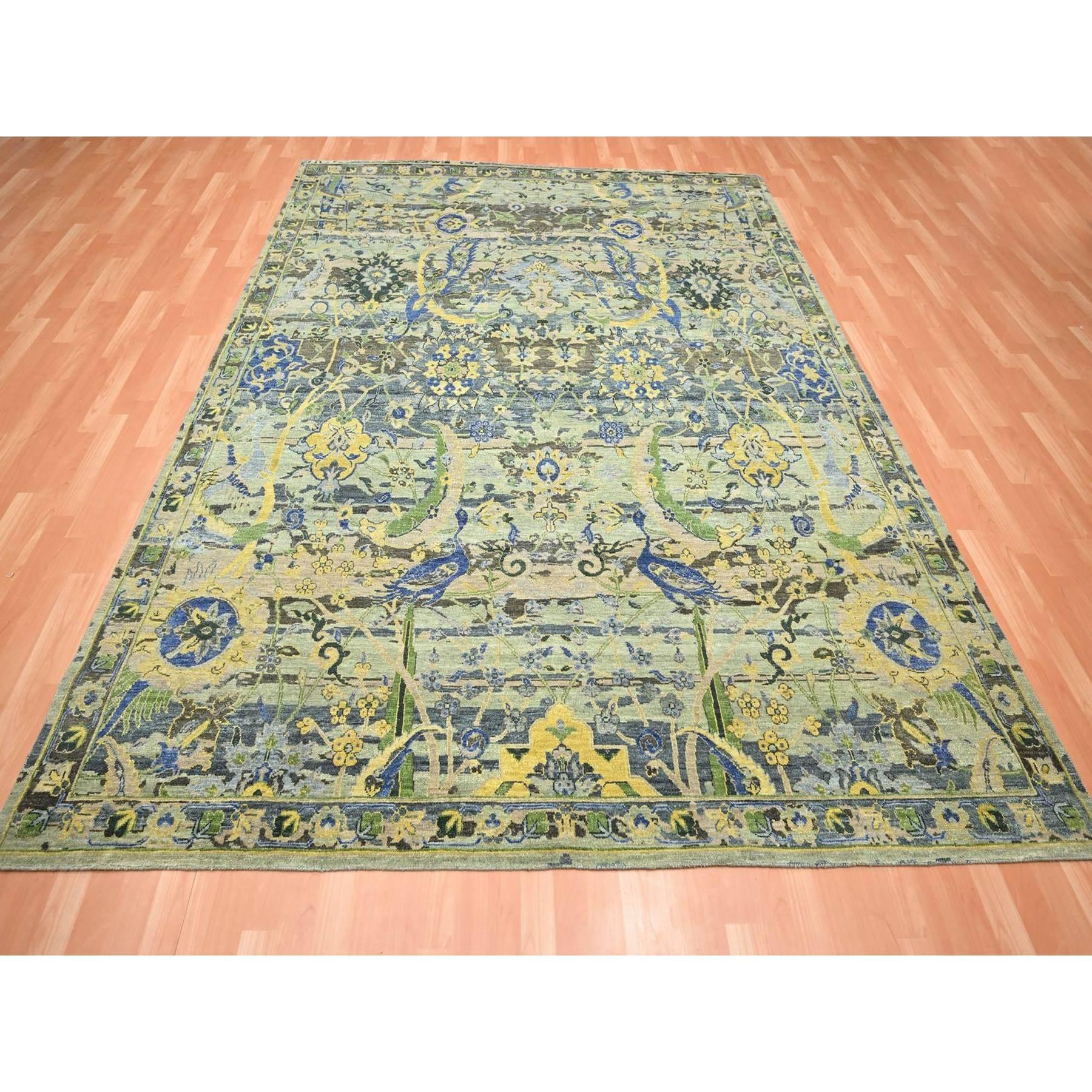 Hedge Green, noué à la main, Broken and Erased Persian Inspired with Birds Design, Distinct Abrash, Shaved Low, Pure Wool, Tapis d'Orient
Matières premières : Laine
Latex : Pas de poils 
hauteur : 0,25 pouces
Style : Transitionnel
Couleur primaire :