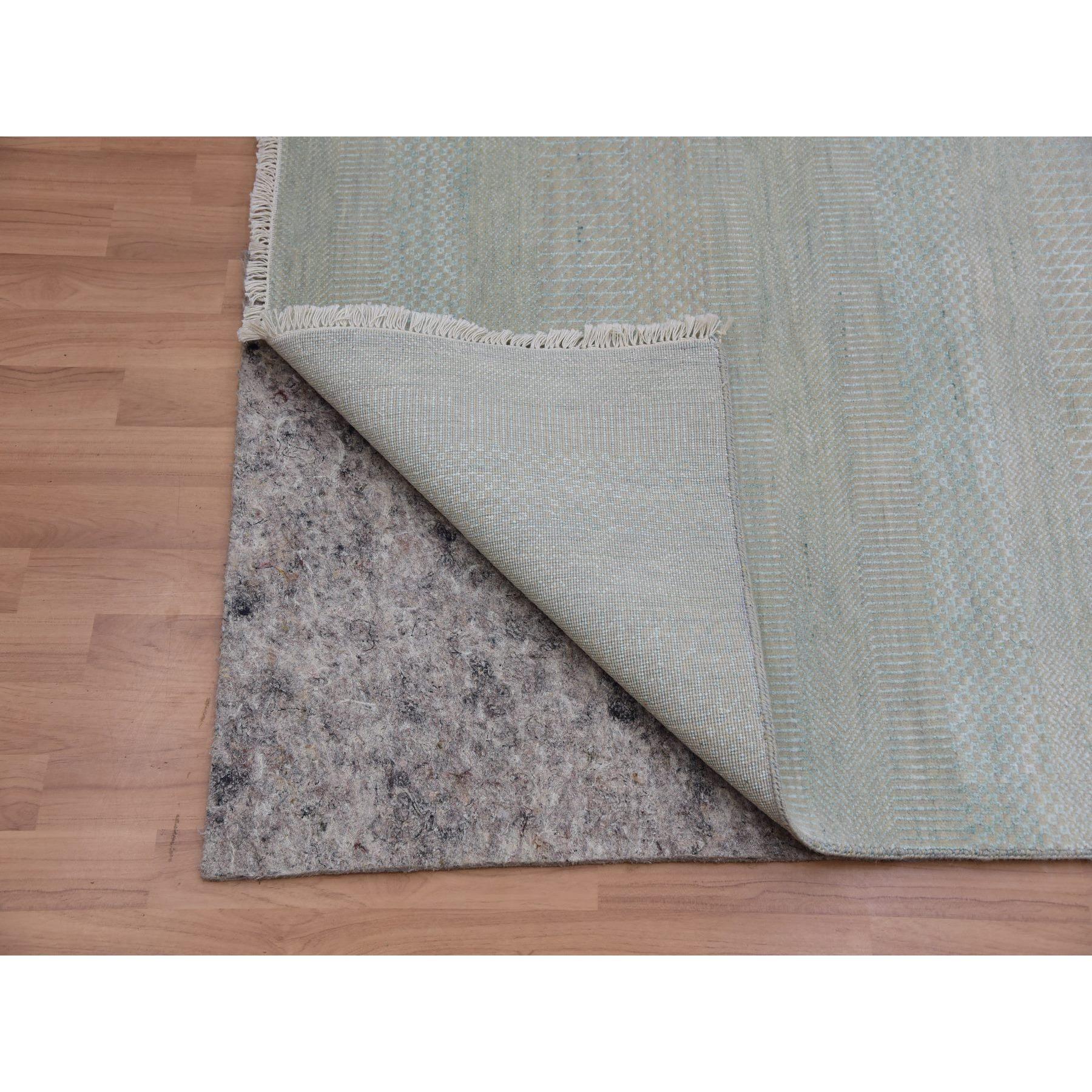 Hand-Knotted 8'1