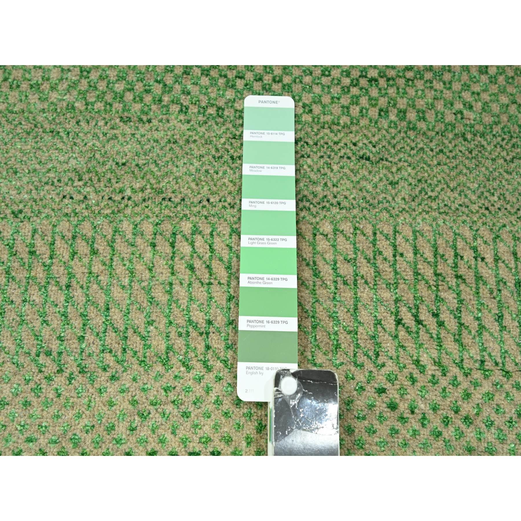 Alfombra Oriental de Lana y Seda Anudada a Mano con Diseño Moderno de Hierba Verde de 8'1 