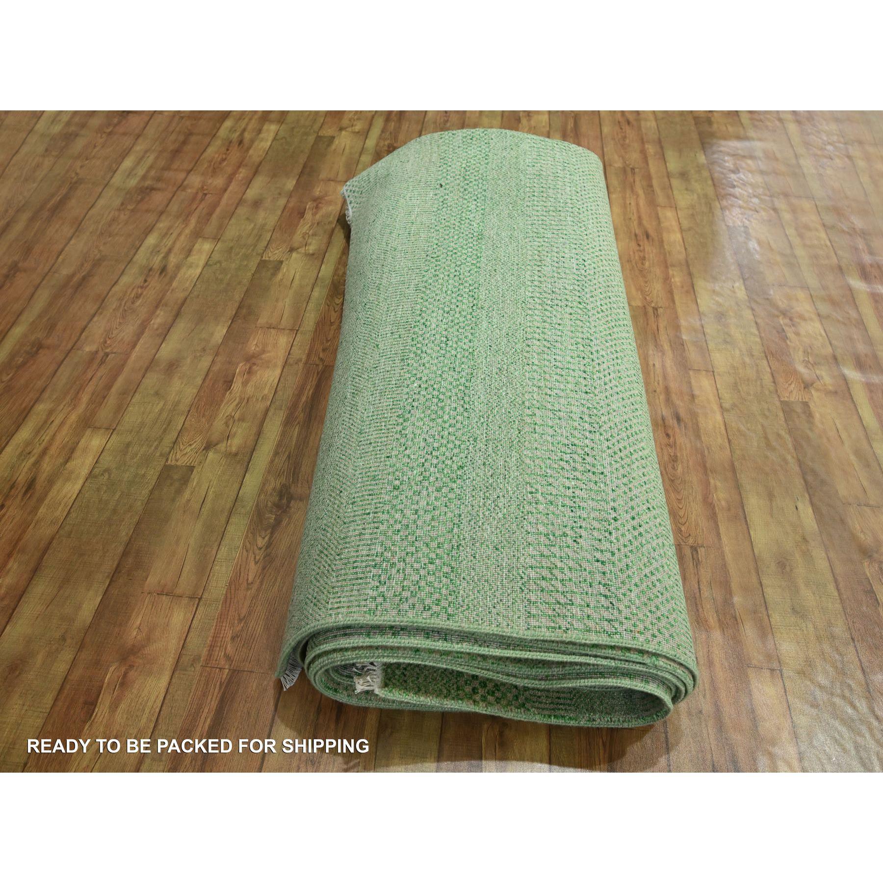 Alfombra Oriental de Lana y Seda Anudada a Mano con Diseño Moderno de Hierba Verde de 8'1 