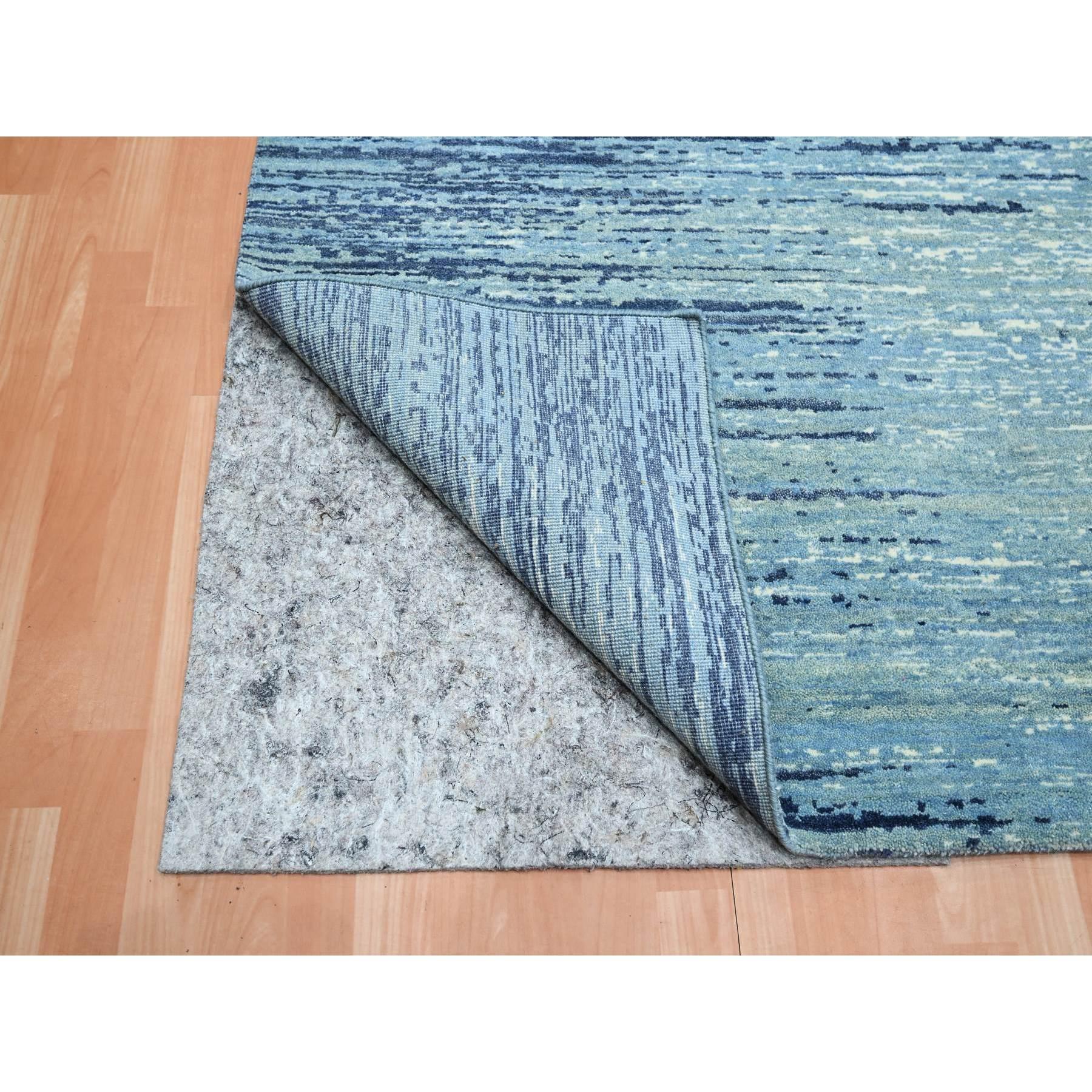 Indien Tapis noué à la main bleu à nuances horizontales de bleu 8'1