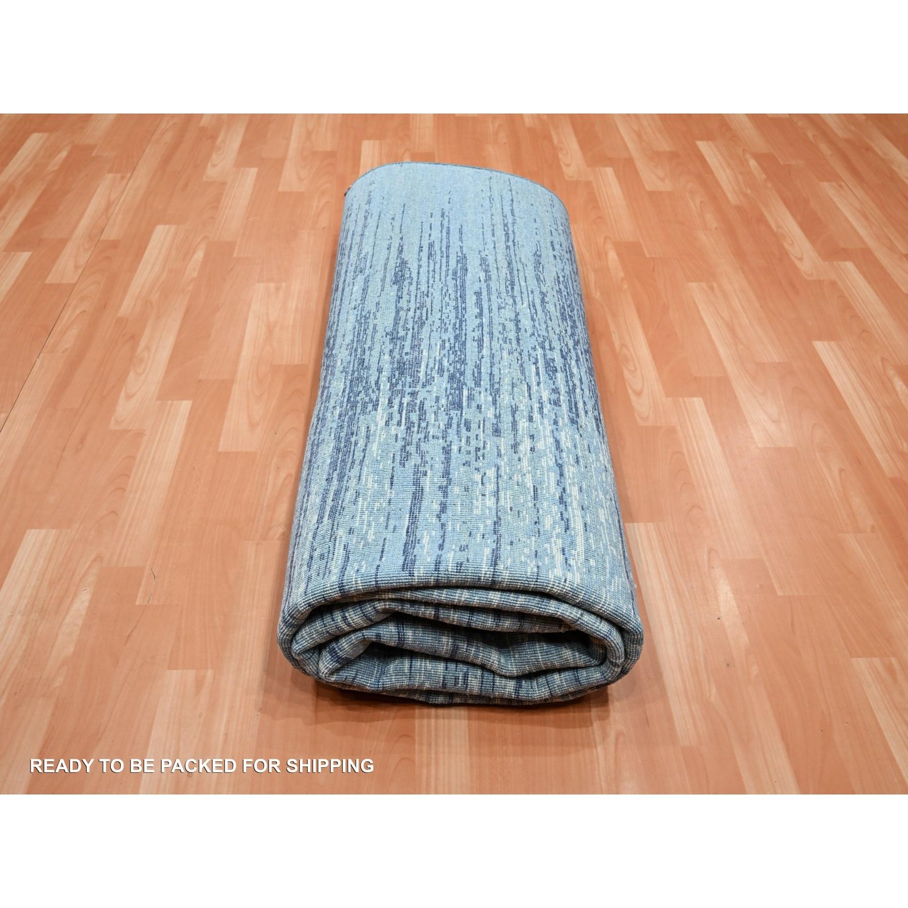 Tapis noué à la main bleu à nuances horizontales de bleu 8'1