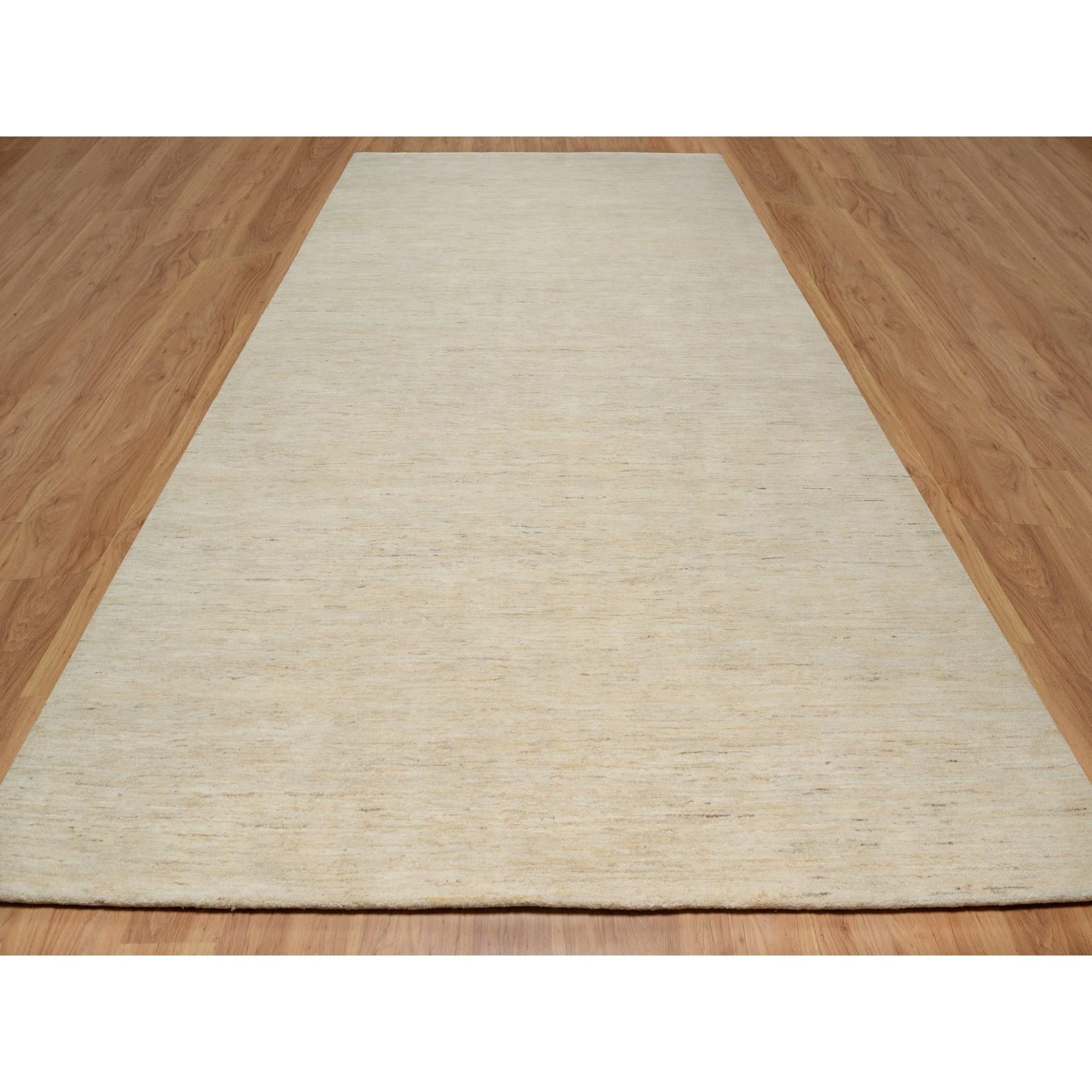 Tappeto orientale Swan White, moderno, design a tinta unita, Lori Buft Gabbeh, spesso e soffice, in pura lana, annodato a mano, misura da galleria, largo runner, tappeto orientale
Materiali primari: Lana
Lattice: No Pile 
altezza: 0,25