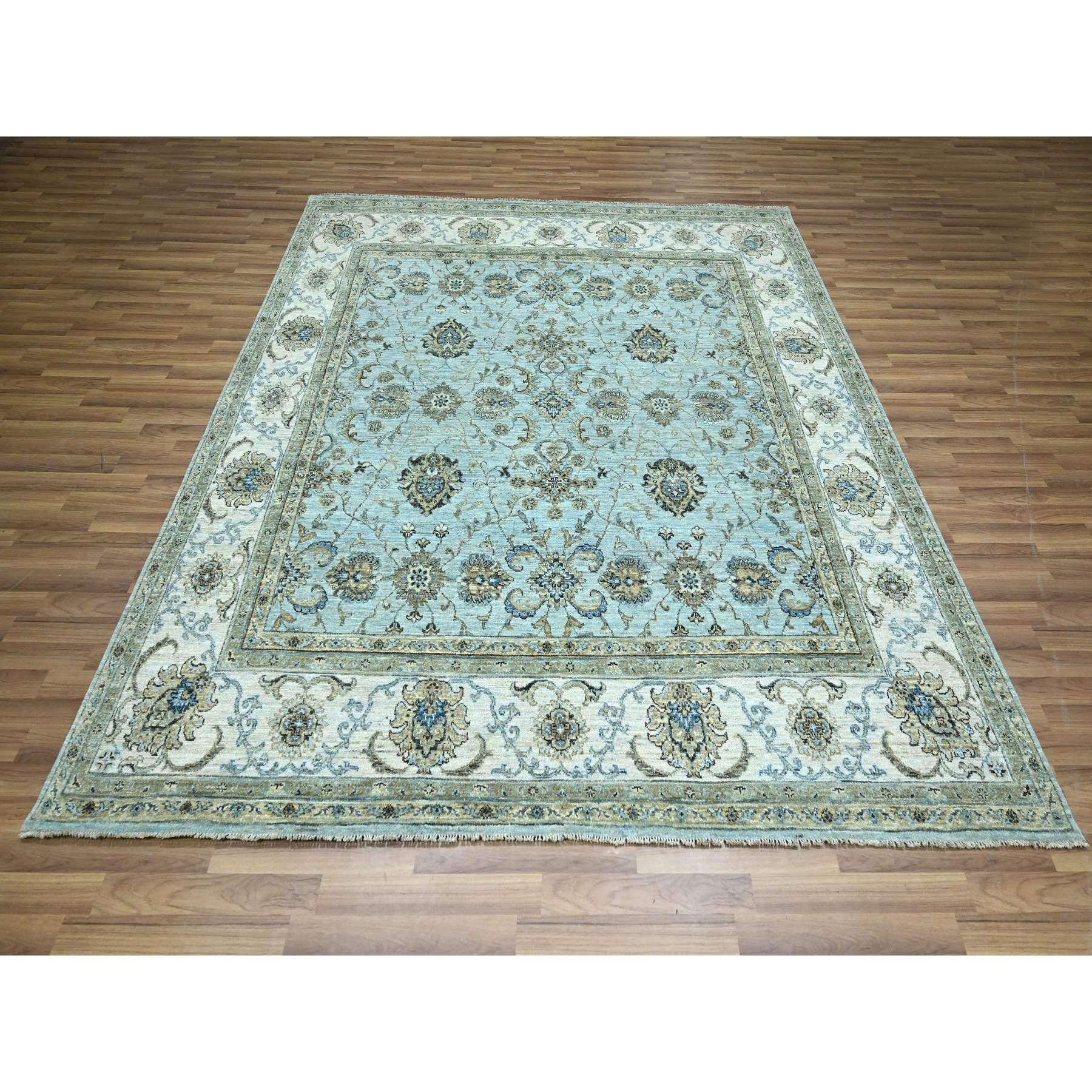 Kristallblau, Agra, Shah Abbas Blumenranken Design, Luxuriöse Wolle, Dichtere Webart, Pflanzenfarben, Handgeknüpft, Quadratisch, Orientteppich
Primäre MATERIALIEN: Wolle
Latex: Kein Flor 
Höhe: 0,25 Zoll
Stil: Transitional
Grundfarbe: Blau
Sekundäre