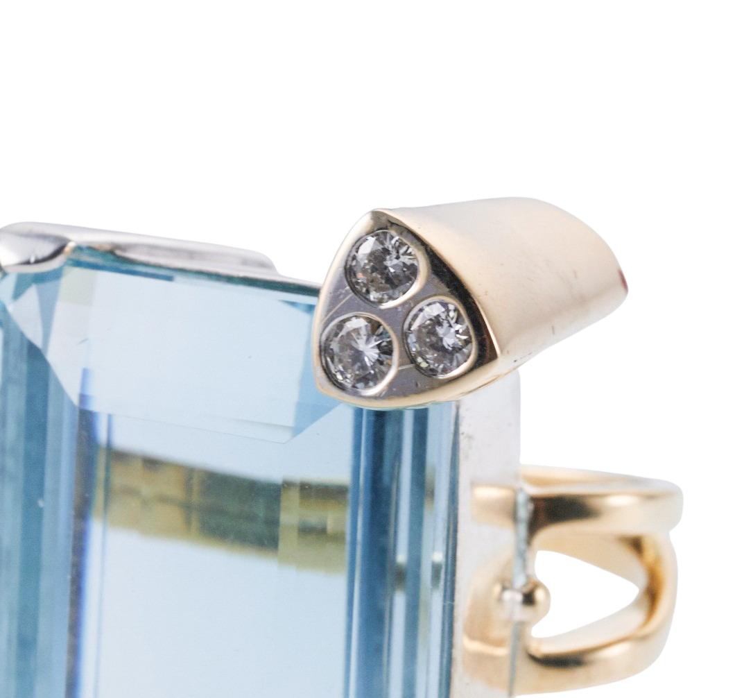 Women's 82 Carat Aquamarine Diamond Gold Cocktail Ring For Sale