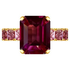 8, 2 Carati Granato Malaya Rodolite Anello in oro giallo 18 carati "Oriental" di D. A.