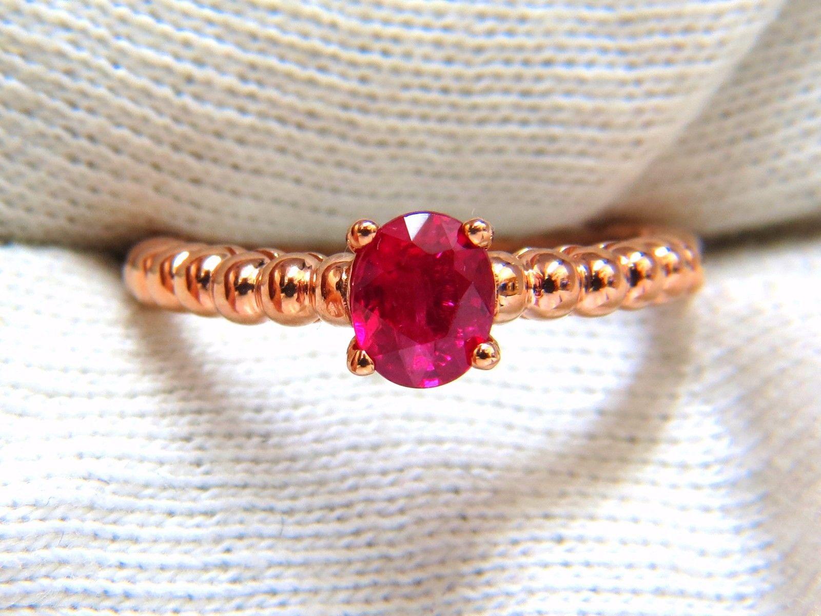 .82 Karat natürlicher lebhaft heller Rubin Solitär Ring und Band 14 Karat (Ovalschliff) im Angebot