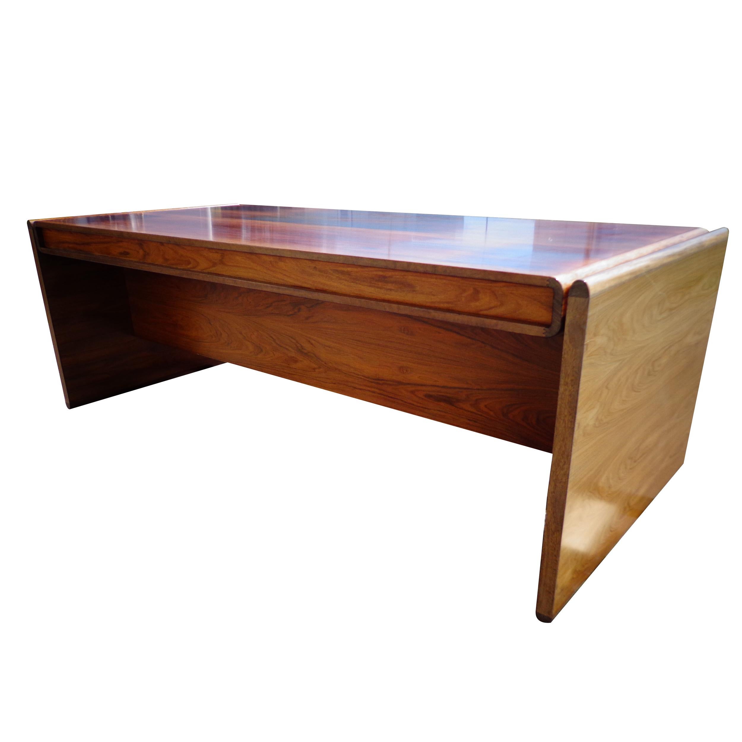 Dyrlund Rosewood Desk from Svend Dyrlund In Fair Condition For Sale In Pasadena, TX
