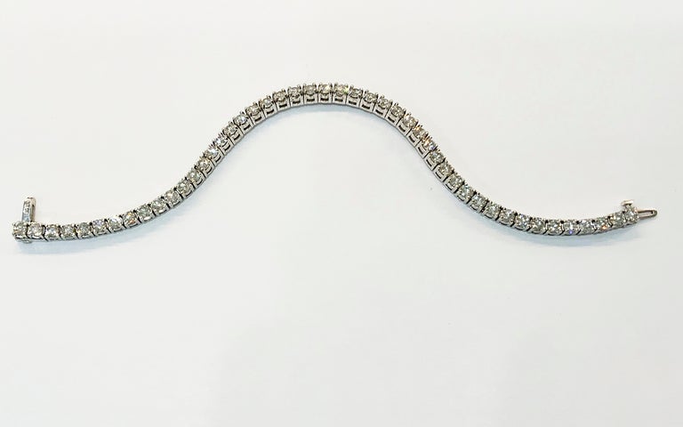 8.20 Carat Diamond VS2 White Gold Tennis Bracelet In New Condition In Los Angeles, CA