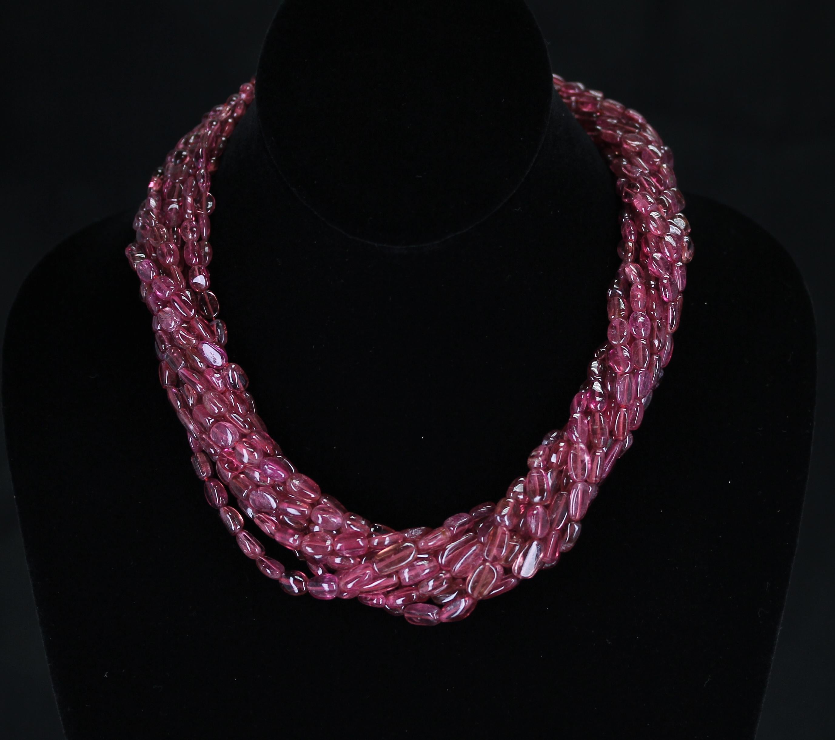 Halskette aus 820 Karat echtem und natürlichem, geräuchertem Turmalin mit Gewölbten Perlen für Damen oder Herren im Angebot