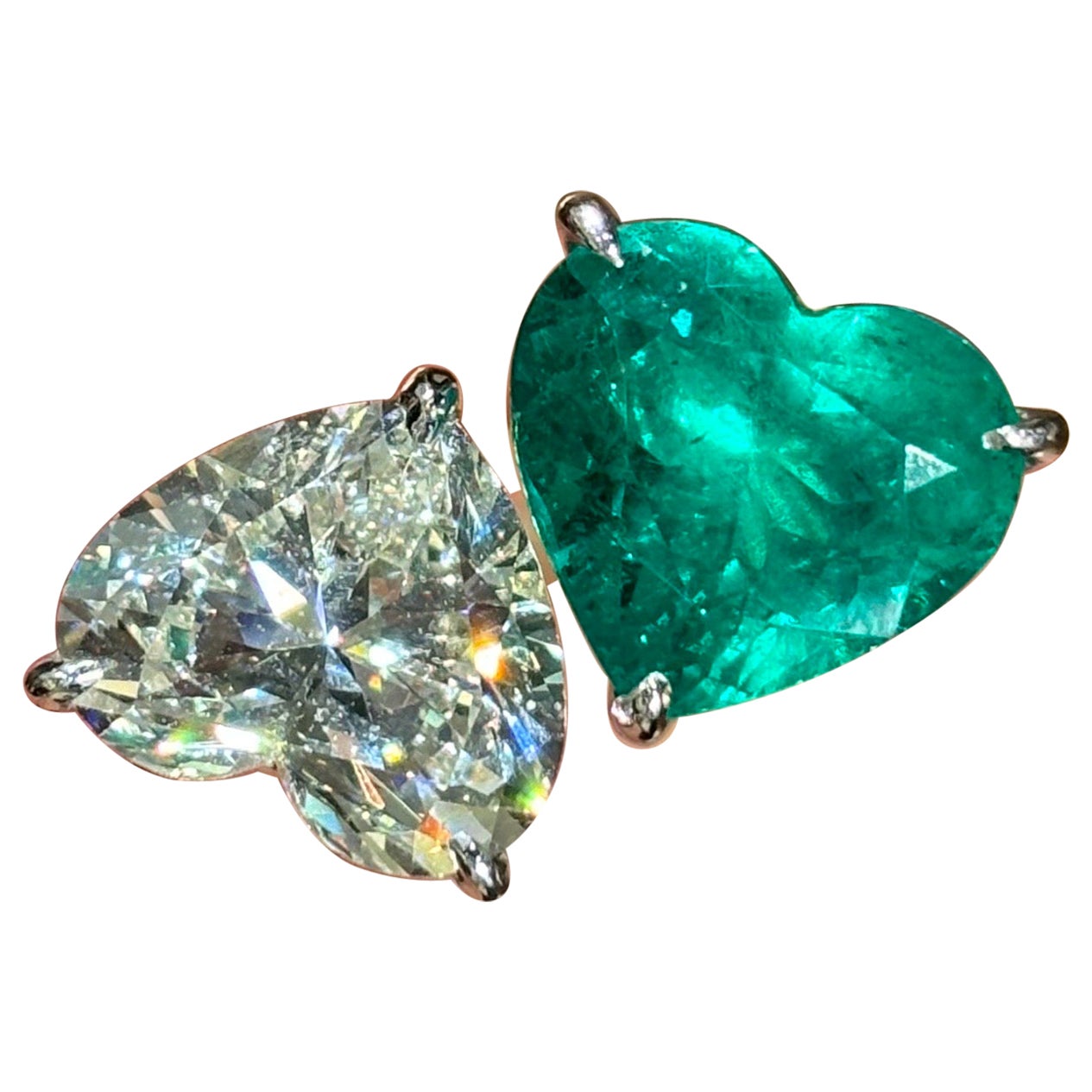 8,20 Karat herzförmiger Diamant und 9,92 Karat Smaragd Toi et Moi Cocktail-Ring