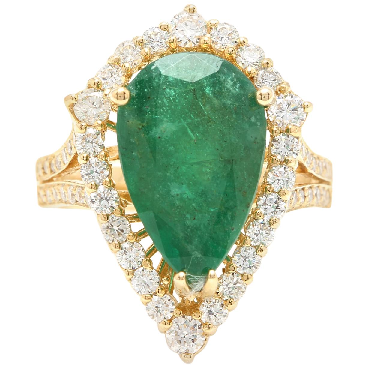 8.20 Carat Natural Emerald and Diamond 14 Karat Solid Yellow Gold Ring For Sale