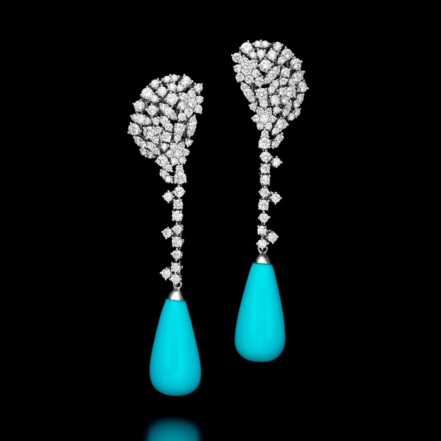 8.20 carat Turquoise Drop Earrings with 4.36 carat Natural Diamonds In New Condition For Sale In Ramat Gan, IL