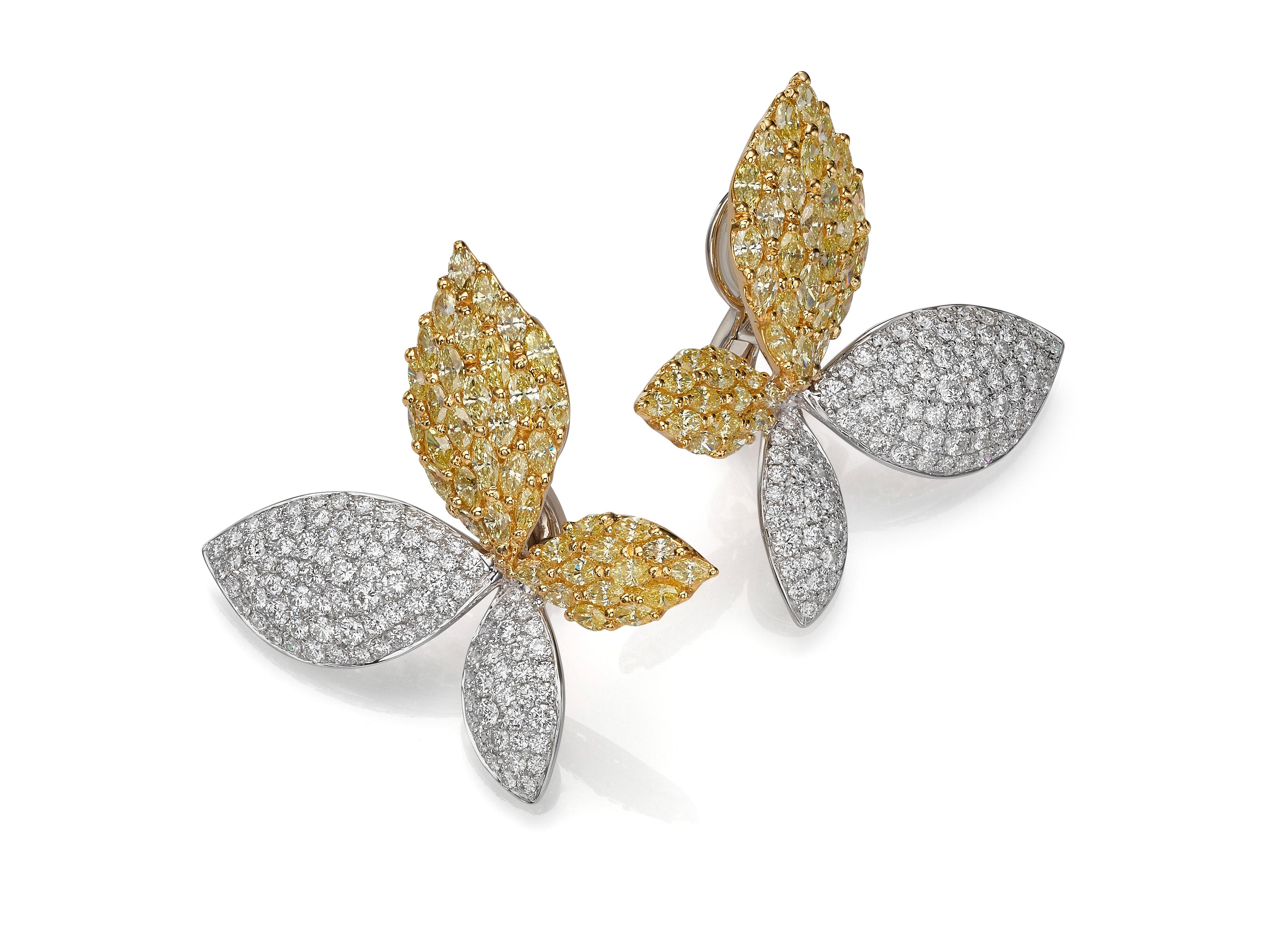 Contemporary 8.20 Carat White and Yellow Diamond 18 Karat Gold Leaf Stud Earrings