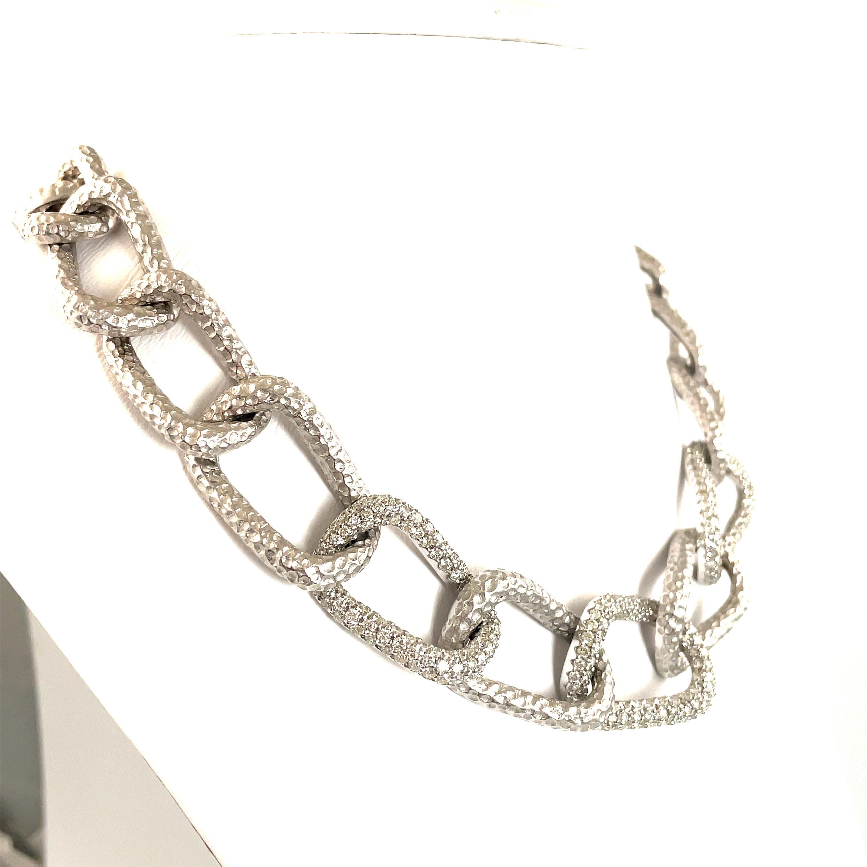 8,20 Karat Diamant Kette Halskette Hammer Finished 18k Weißgold (Zeitgenössisch) im Angebot
