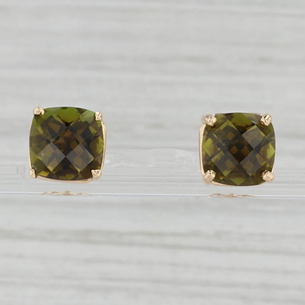 Taglio cuscino Orecchini a perno con tormalina verde da 8,20 carati Orecchini a perno con solitario a cuscino in oro giallo 14k in vendita