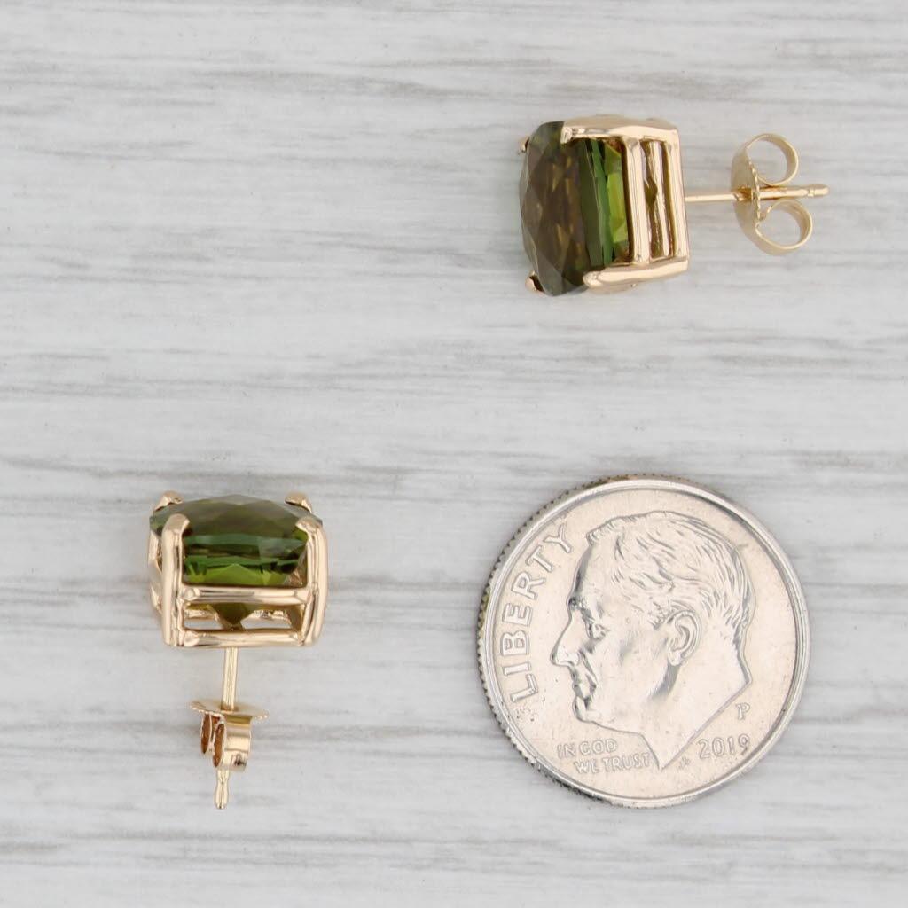 Orecchini a perno con tormalina verde da 8,20 carati Orecchini a perno con solitario a cuscino in oro giallo 14k in vendita 1
