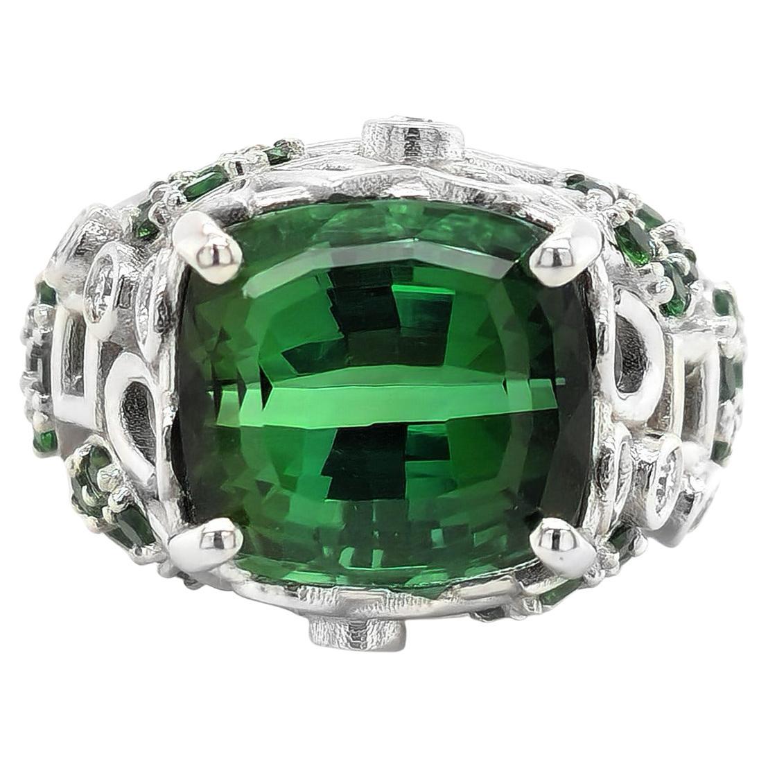 Bague en or blanc 18 carats avec tourmaline verte naturelle de 8,21 carats et diamants