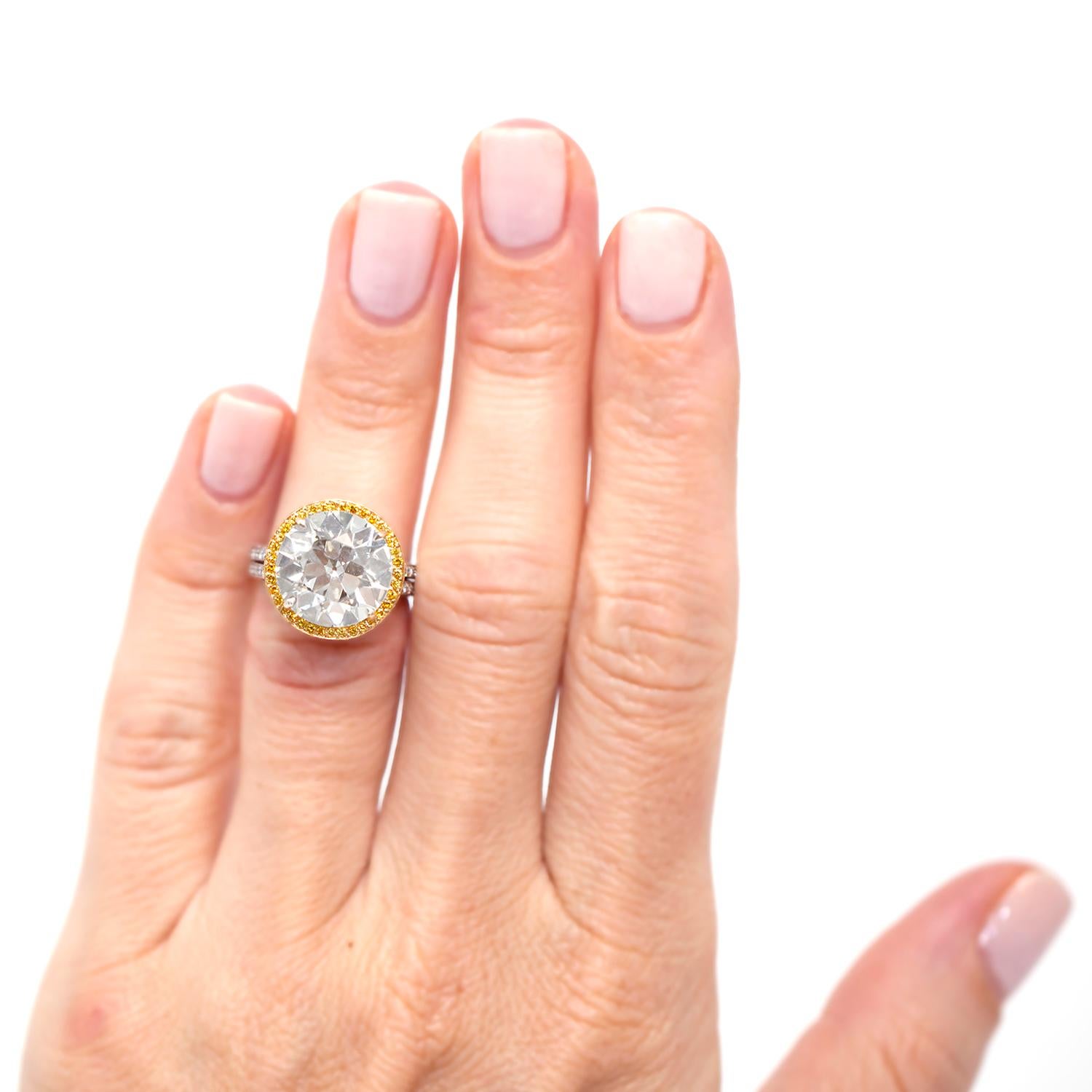8.22 Carat Old European Cut Diamond Engagement Ring im Angebot 1