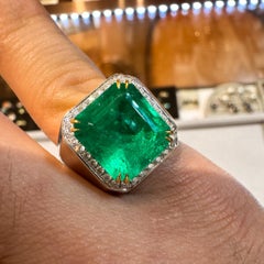8.23 Carat Colombian Emerald & Diamond 18K Gold Mens Ring  GRS Certified