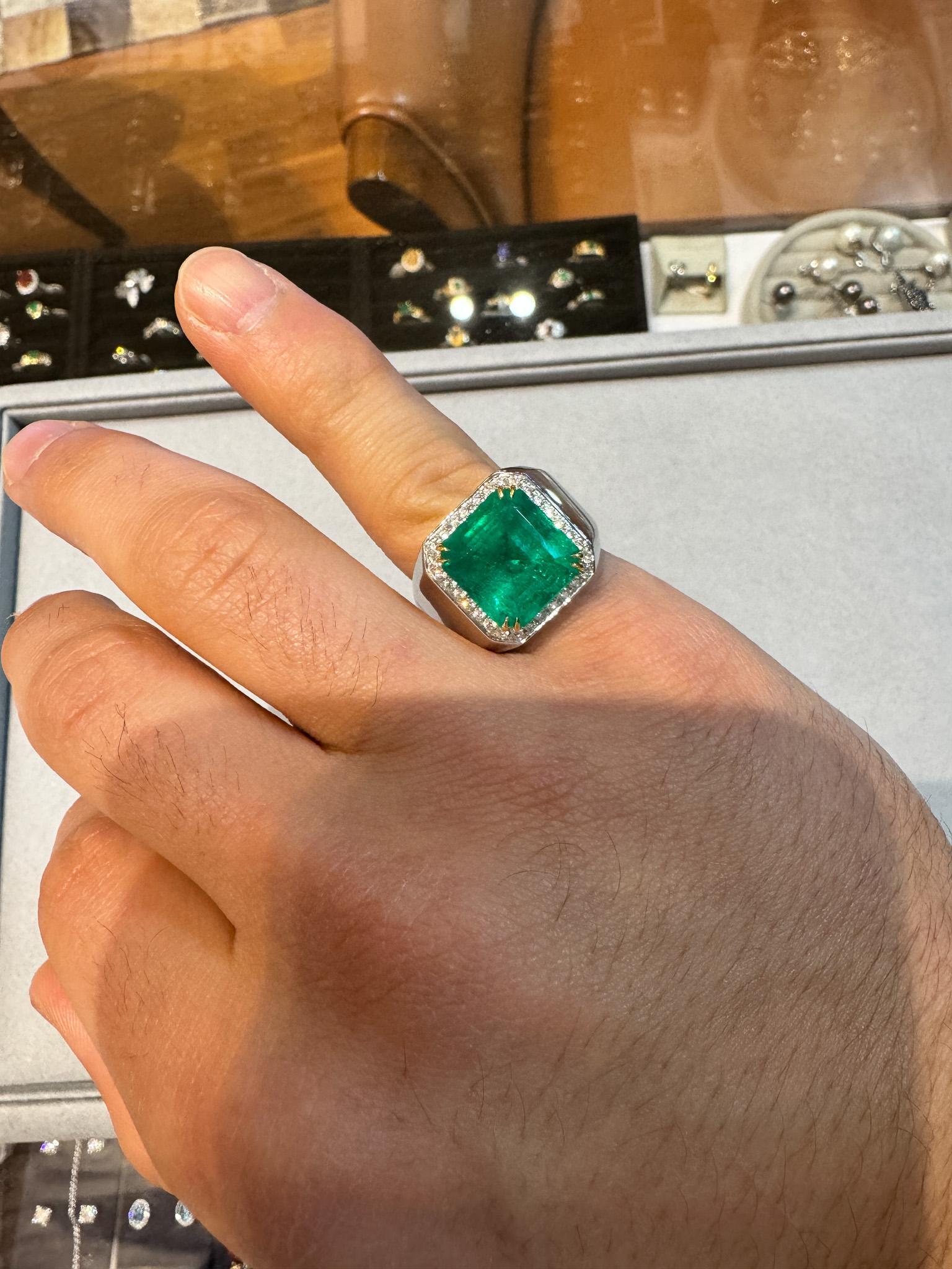 8,23 Karat kolumbianischer Smaragd & Diamant 18K Gold Herrenring  GRS-zertifiziert (Smaragdschliff) im Angebot