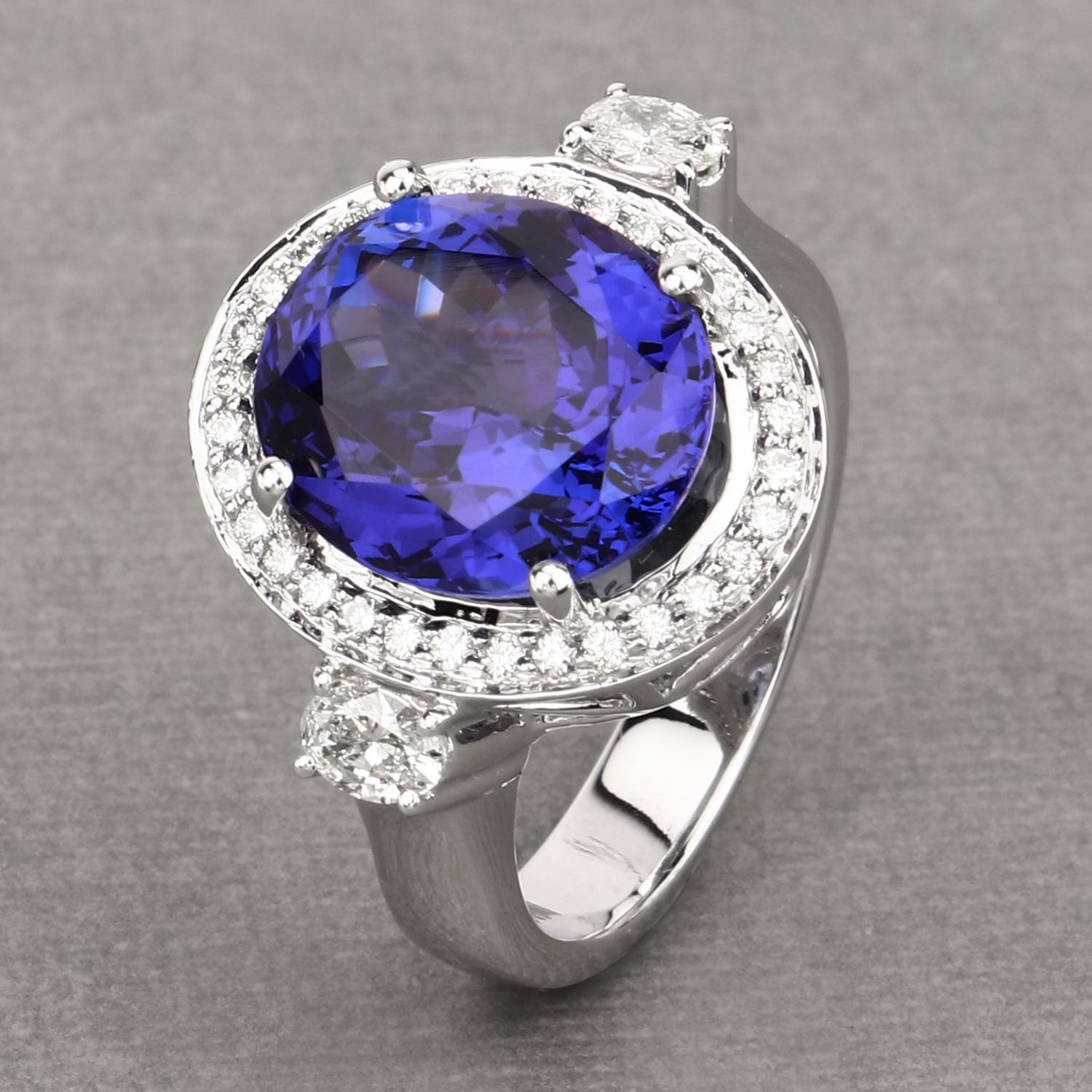 Oval Cut 8.23 Carat Tanzanite and Diamond 18 Karat White Gold Cocktail Ring For Sale