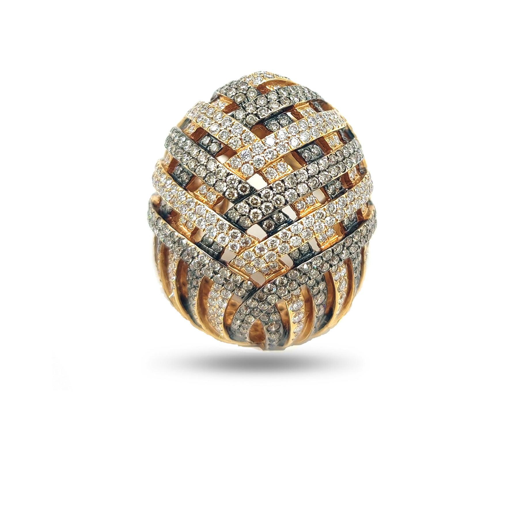 For Sale:  8.24 Carat Diamond 18 Karat Gold Chevron Statement Ring 4