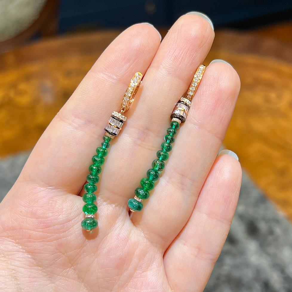8.25 Carat Emerald & White Diamond Elegant Chandelier 18K Earring In New Condition For Sale In Hung Hom, HK