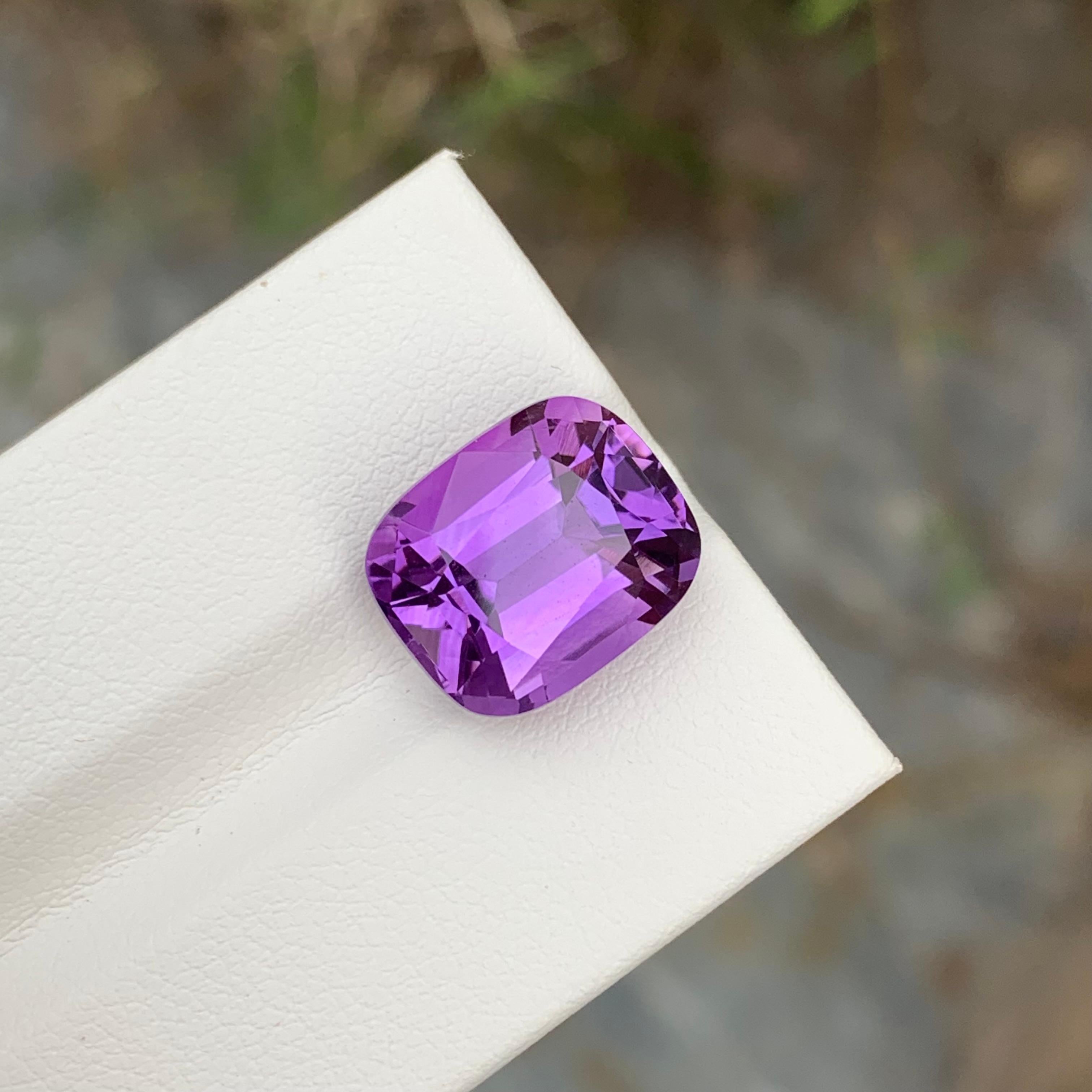 8.25 Carat Natural Loose Amethyst Cushion Shape Gem For Jewellery Making For Sale 4