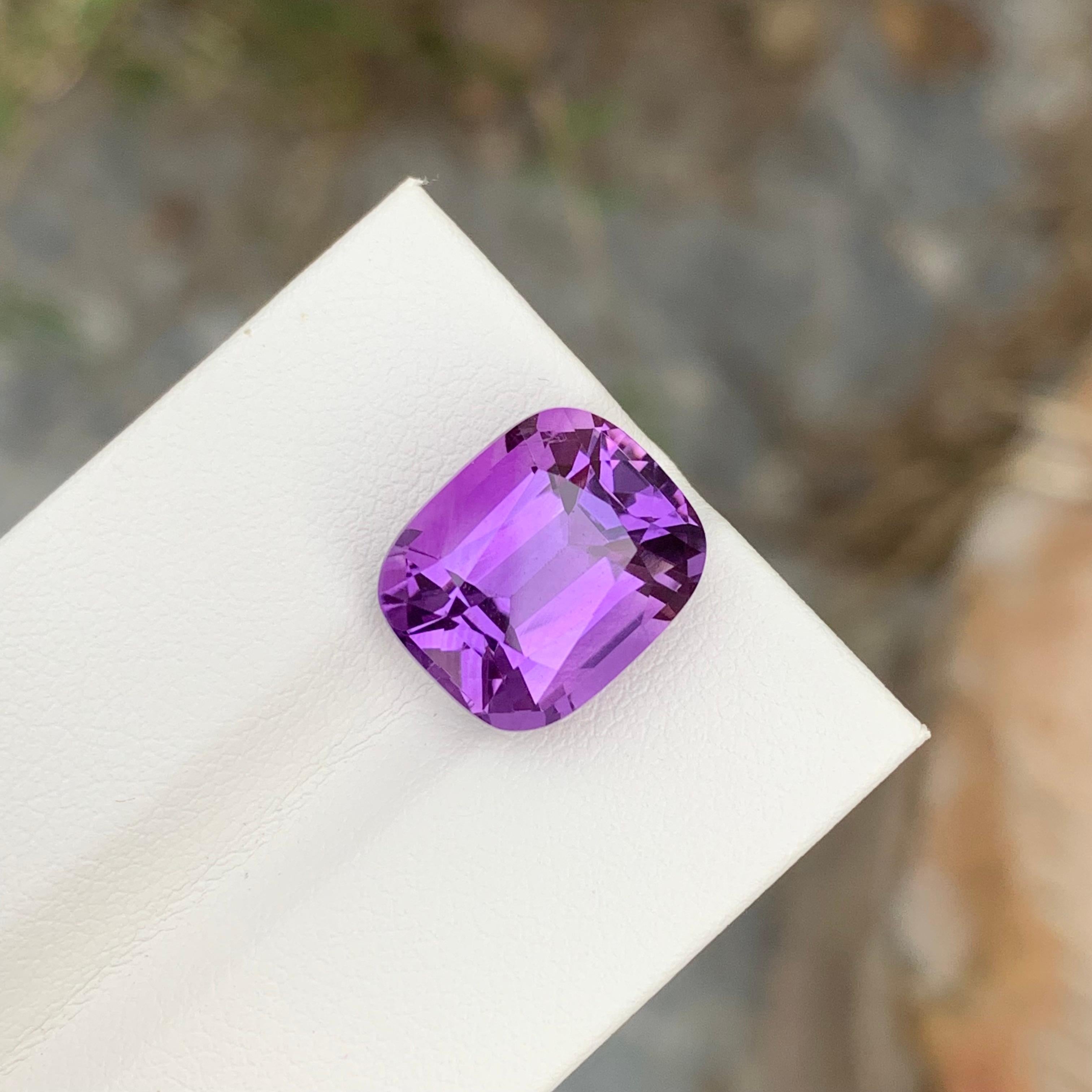Cushion Cut 8.25 Carat Natural Loose Amethyst Cushion Shape Gem For Jewellery Making For Sale