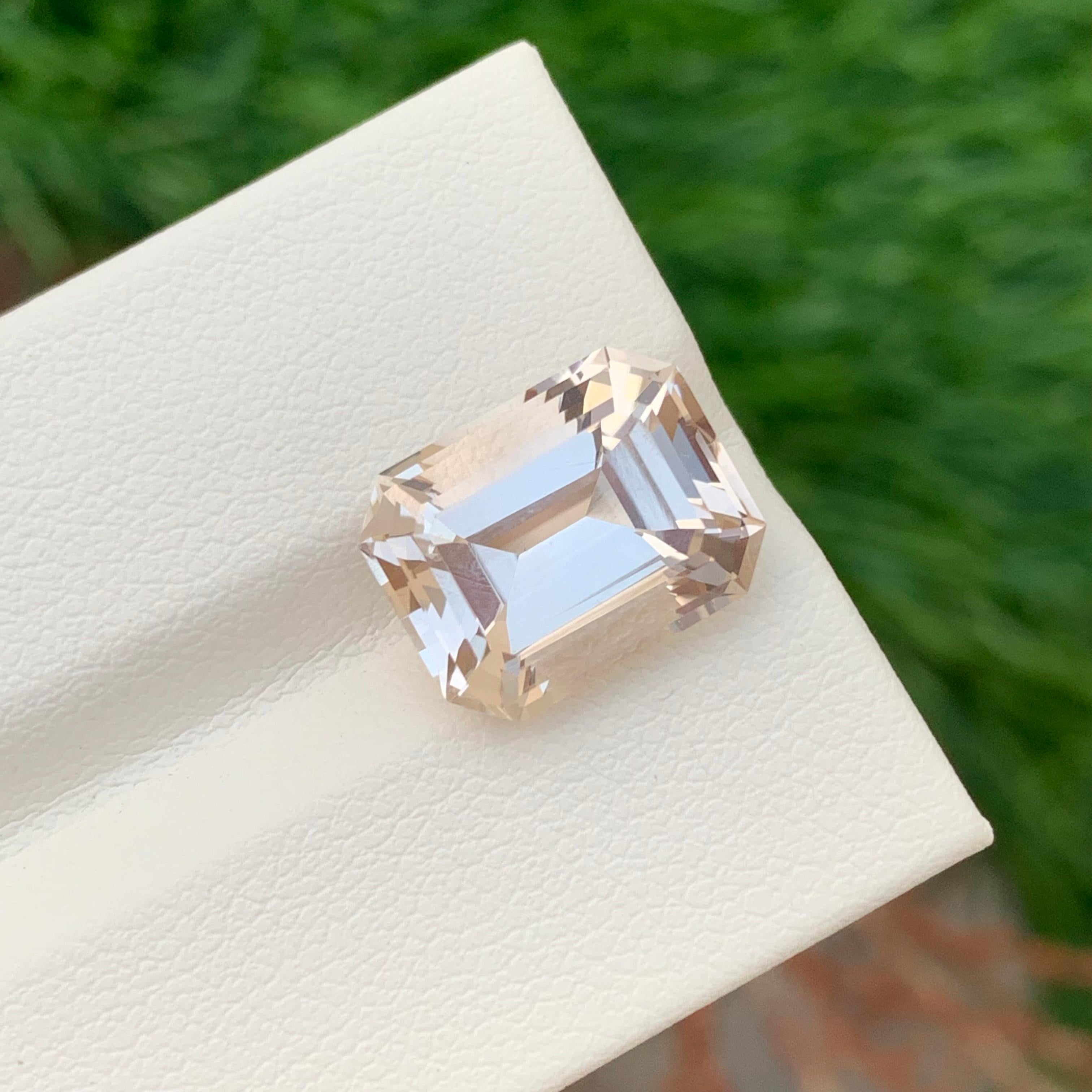 8.25 Karat natürlicher loser Goldtopas Smaragdform Edelstein im Angebot 1