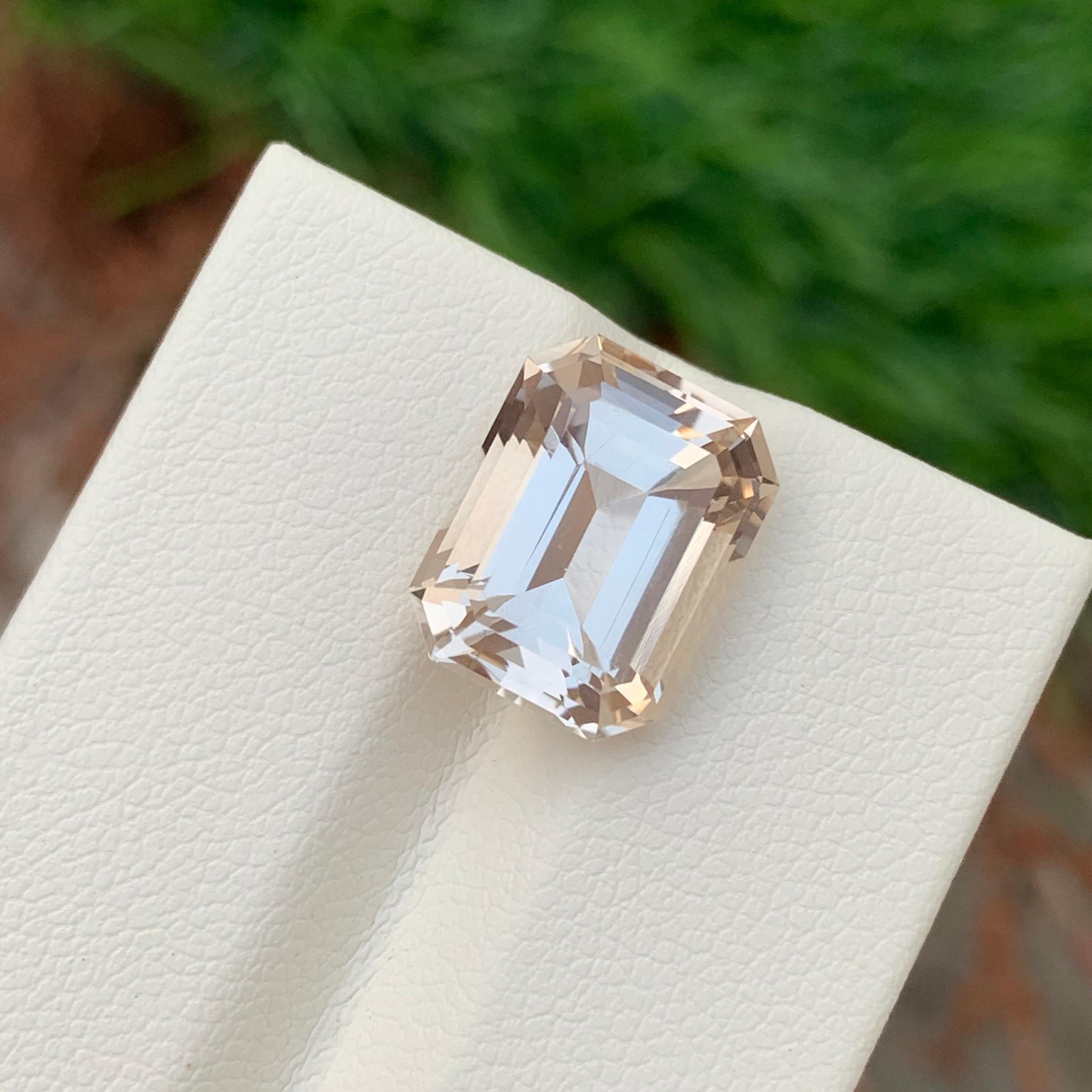 8.25 Karat natürlicher loser Goldtopas Smaragdform Edelstein im Angebot 2