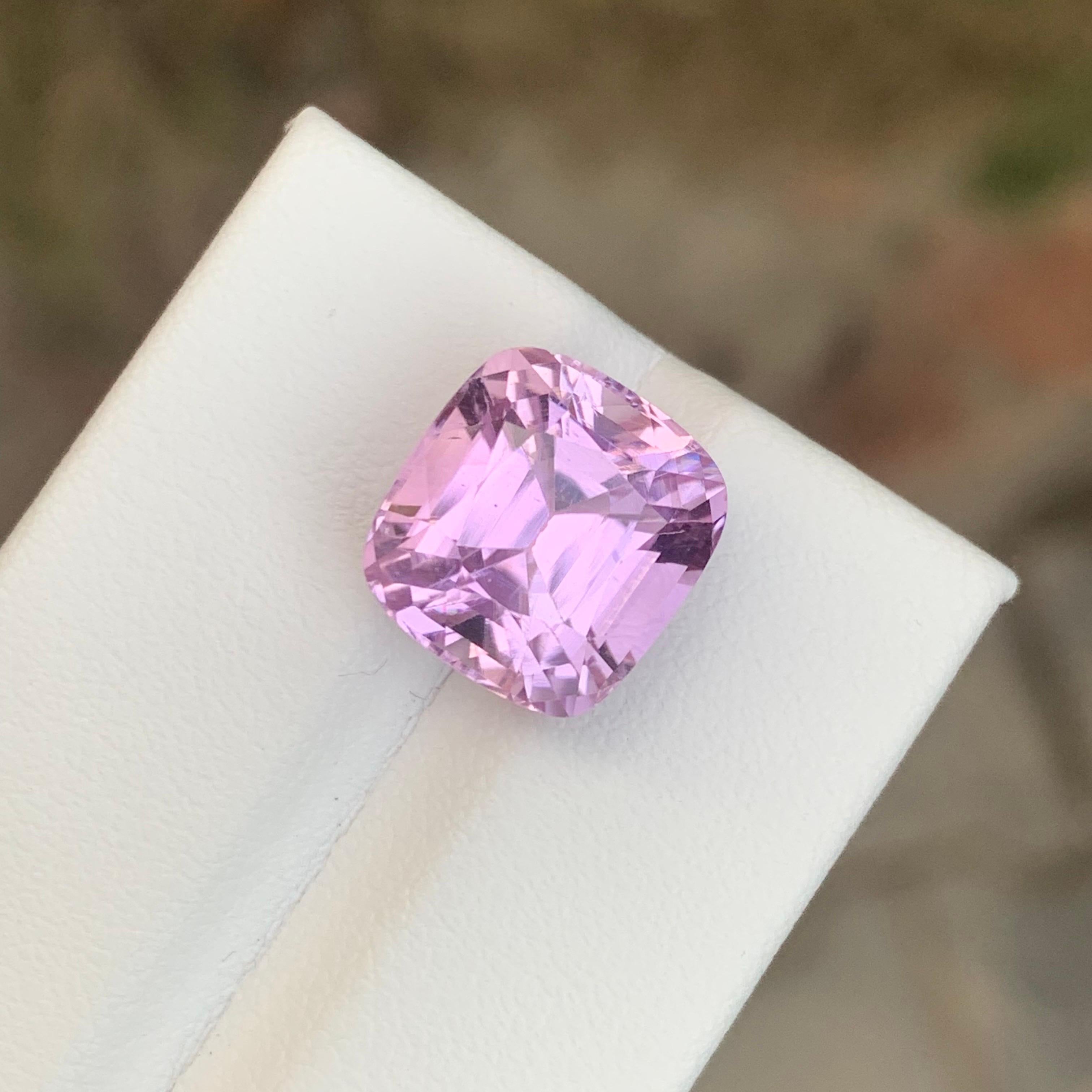8.25 Carat Natural Loose Kunzite Cushion Shape Gemstone From Afghanistan In New Condition For Sale In Peshawar, PK