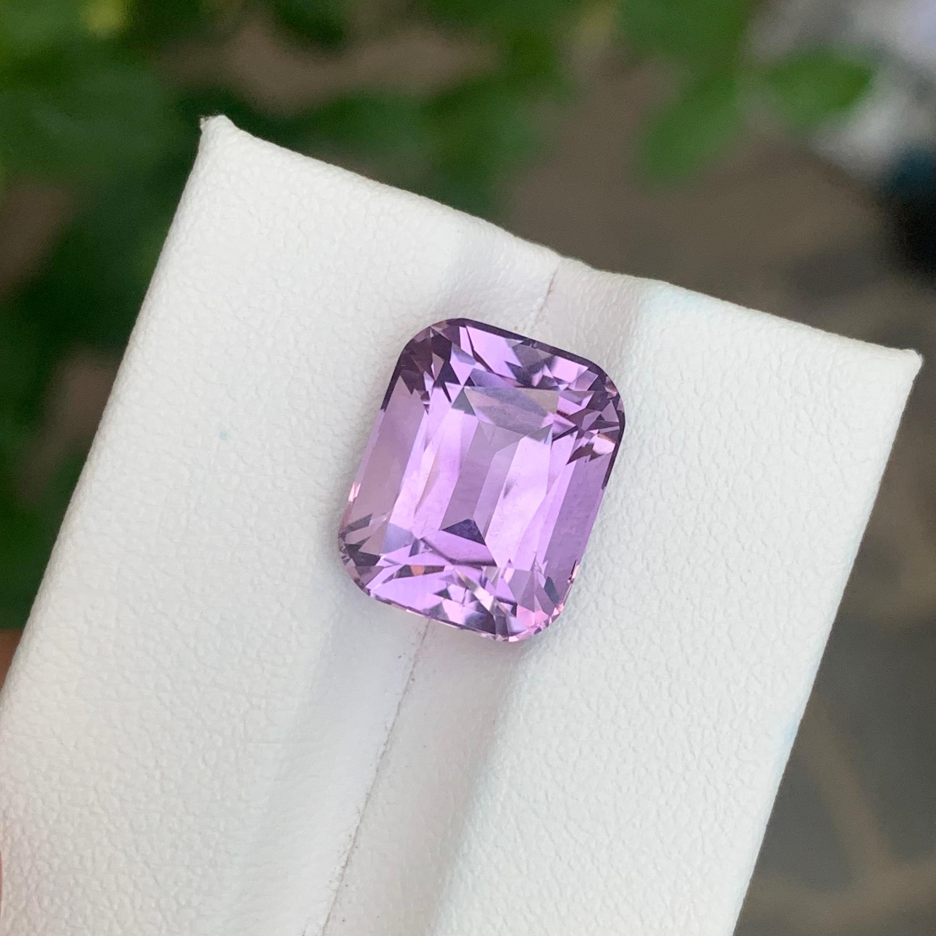 8.25 Carat Natural Loose Lavender Colour Amethyst Cushion Shape Gemstone (Améthyste en forme de coussin) Neuf - En vente à Peshawar, PK
